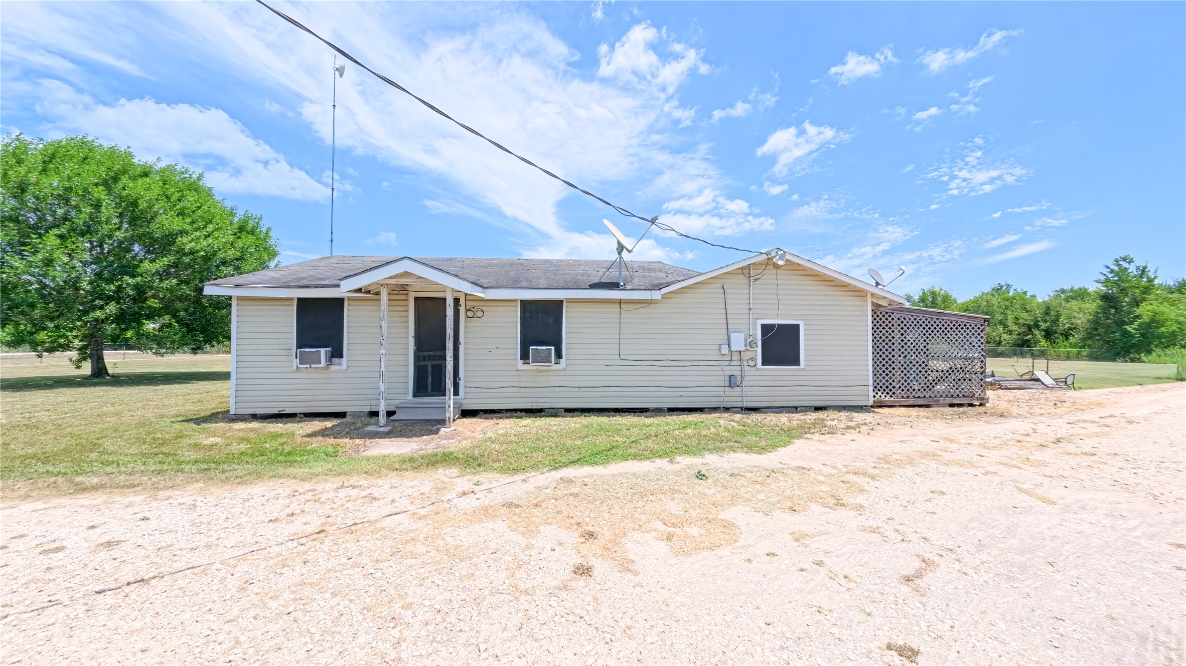 1520 Hilltop Road Property Photo 1