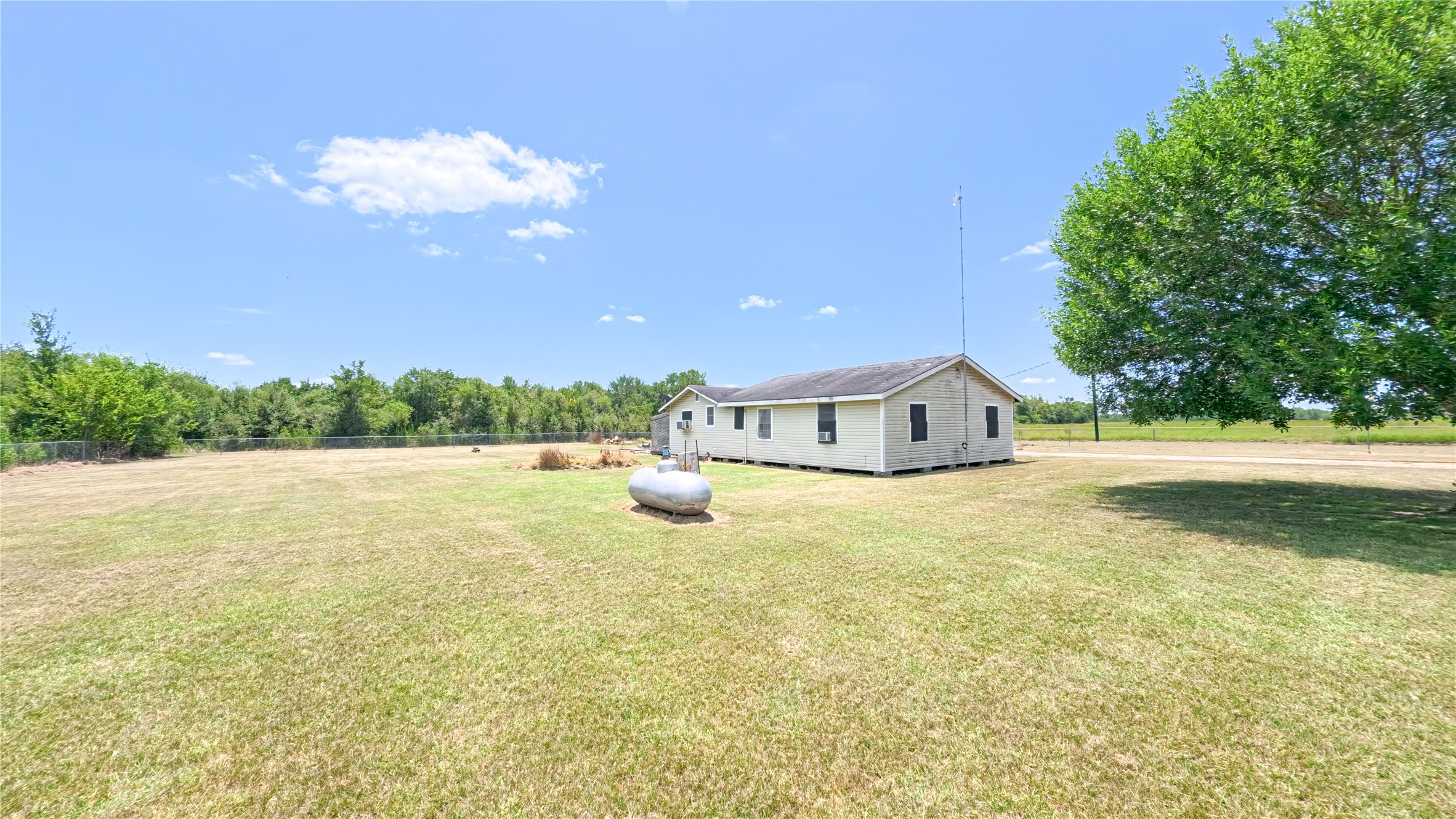 1520 Hilltop Road Property Photo 2