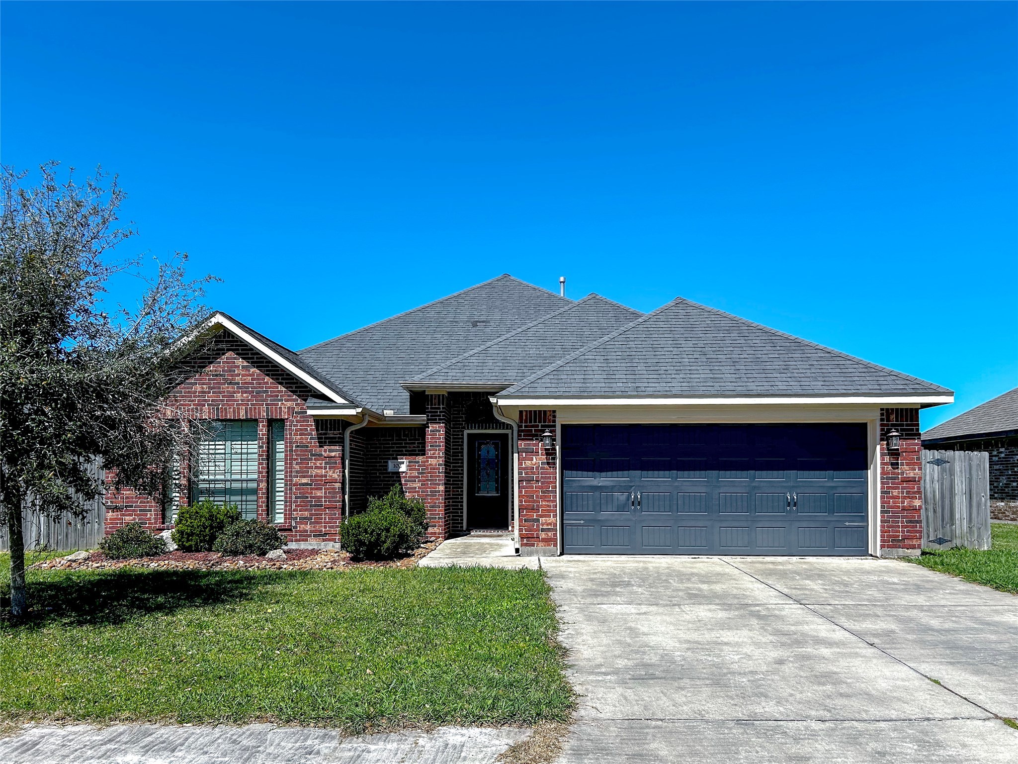 102 Blue Jay Court Property Photo