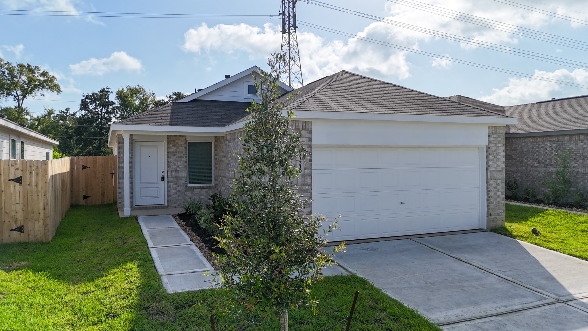 21210 Newberry Grove Ln Property Photo 1