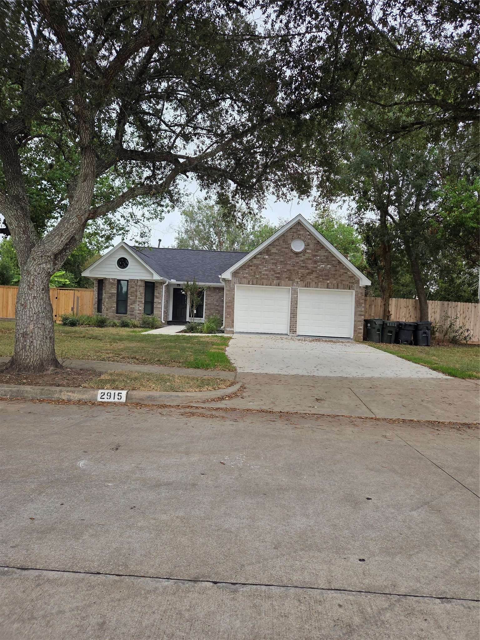 2915 Great Lakes Avenue Property Photo 3