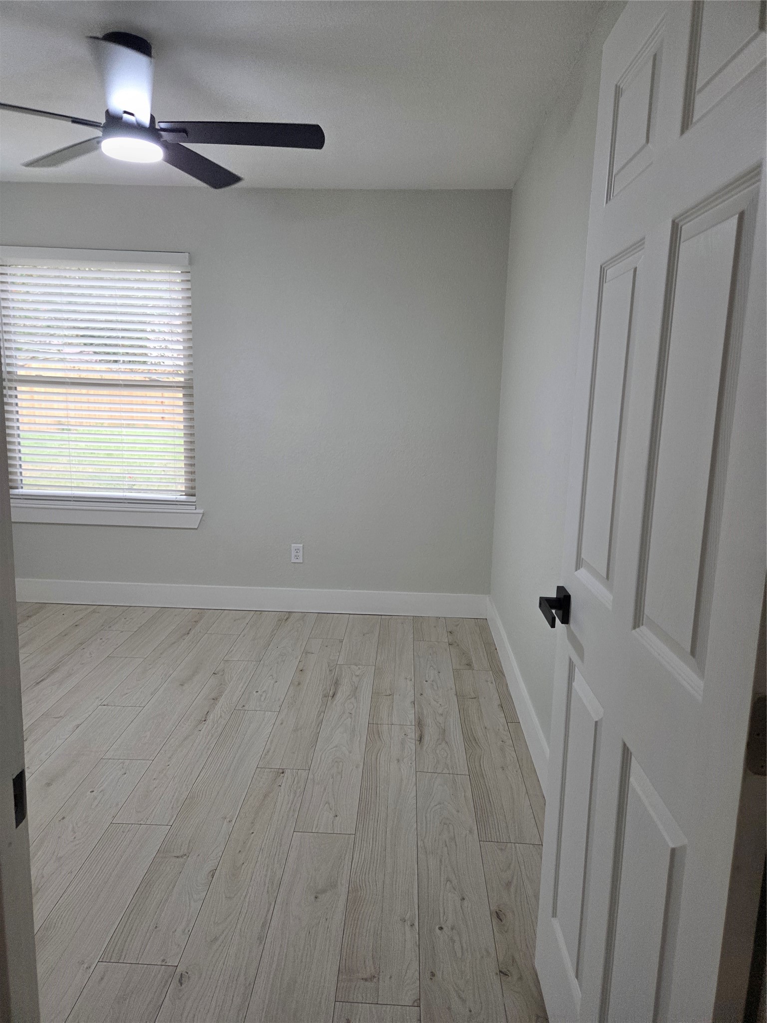 2915 Great Lakes Avenue Property Photo 8