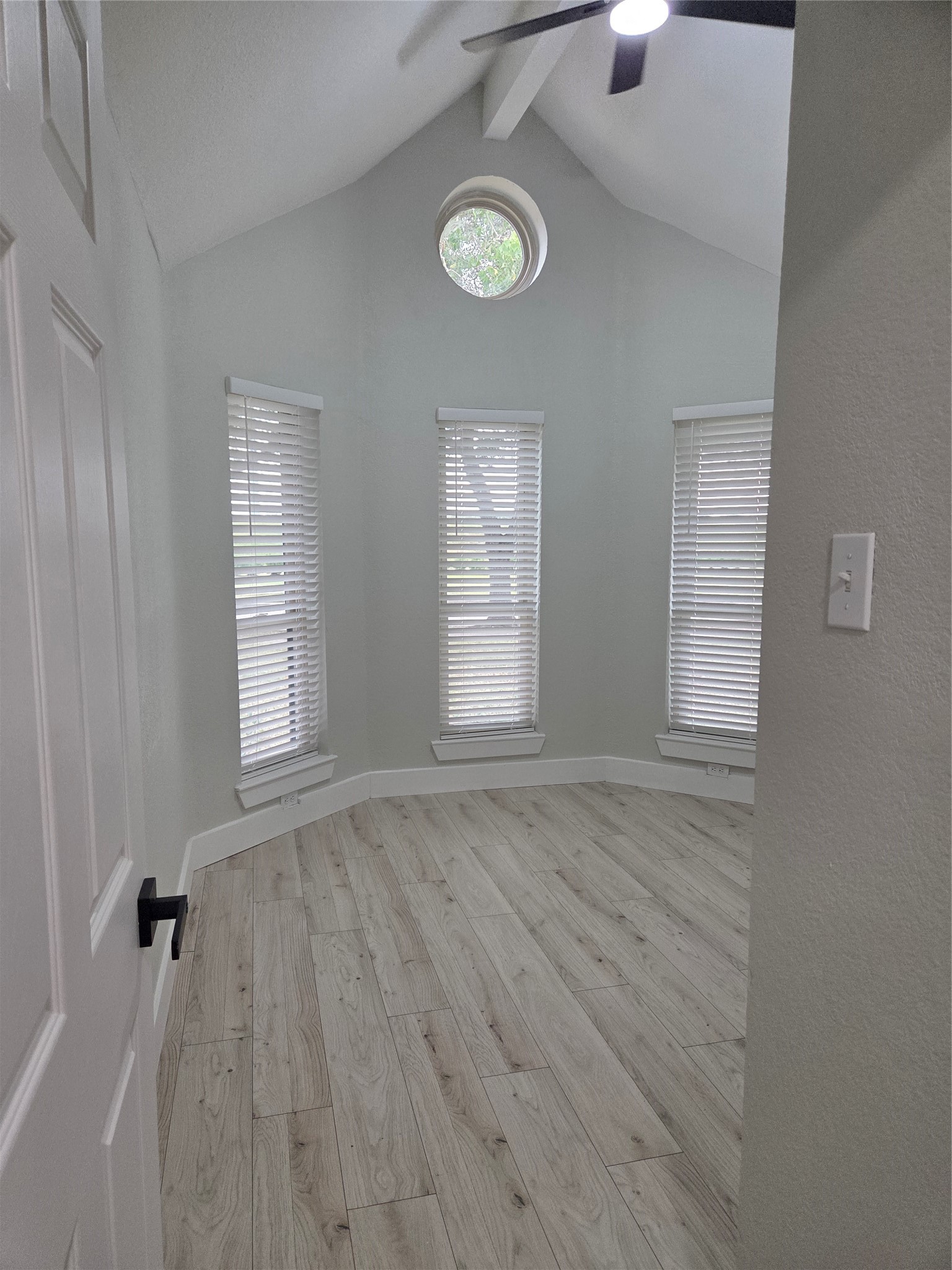 2915 Great Lakes Avenue Property Photo 10
