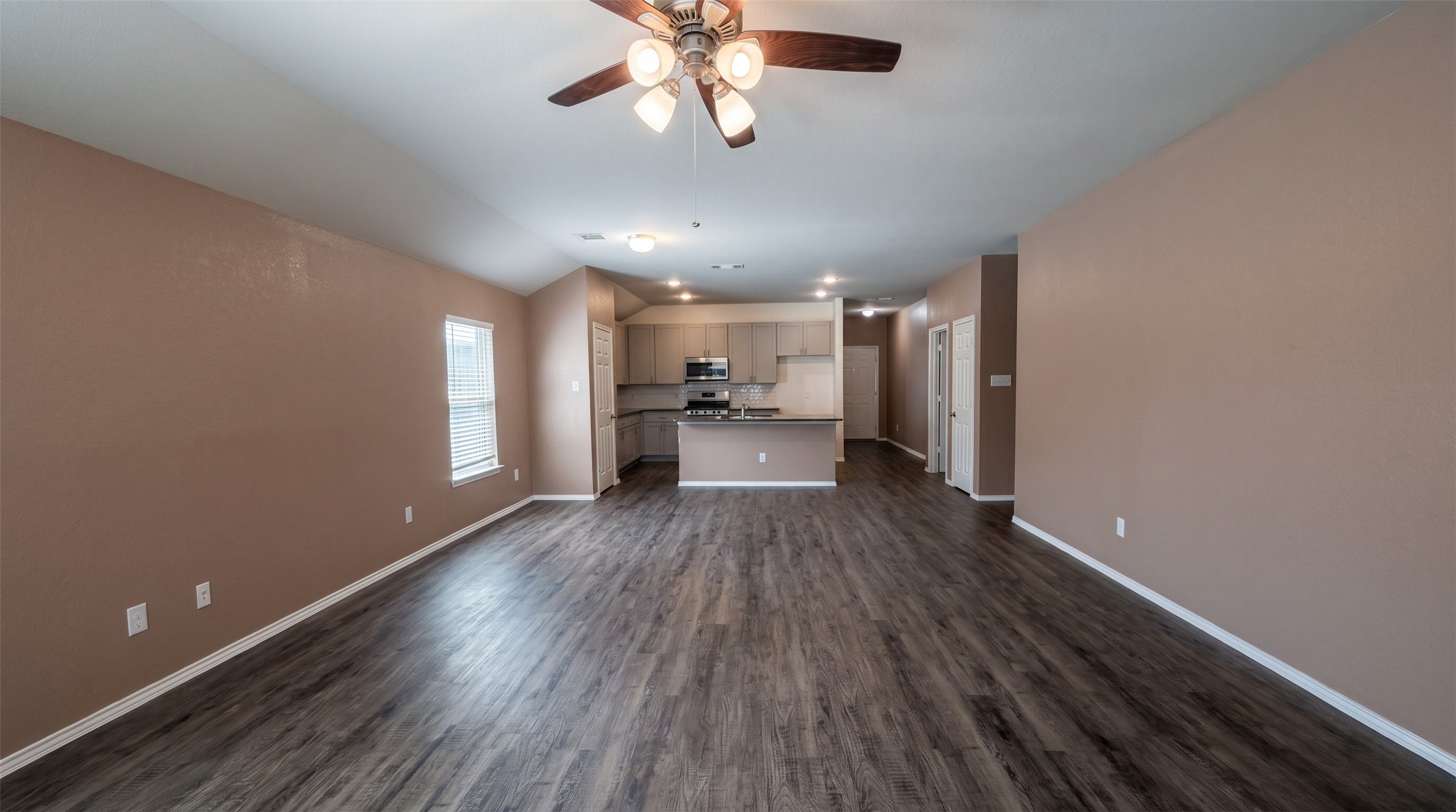 2028 Cedar Tree Court Property Photo 3