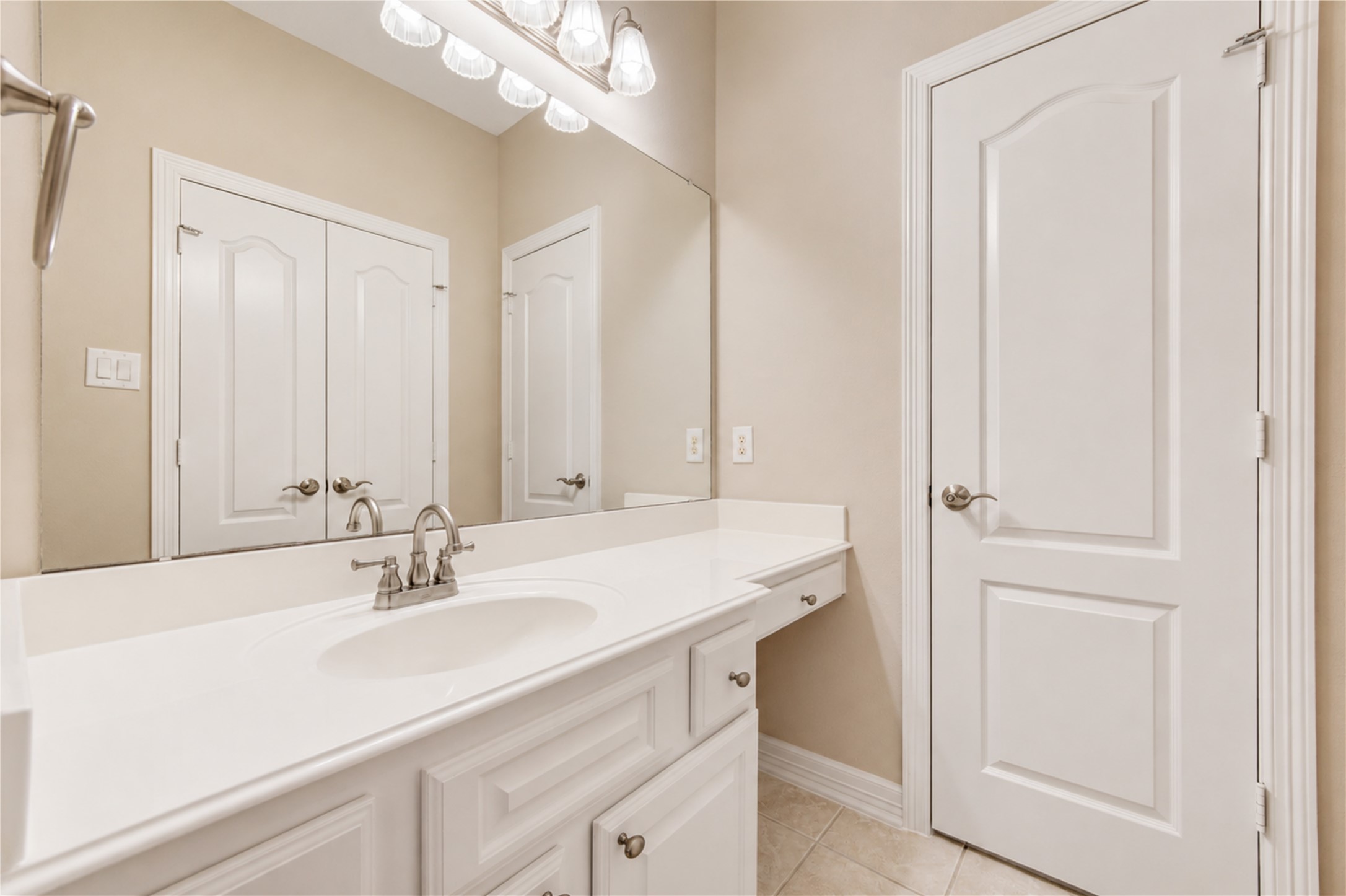9706 Rollinson Park Drive Property Photo 9