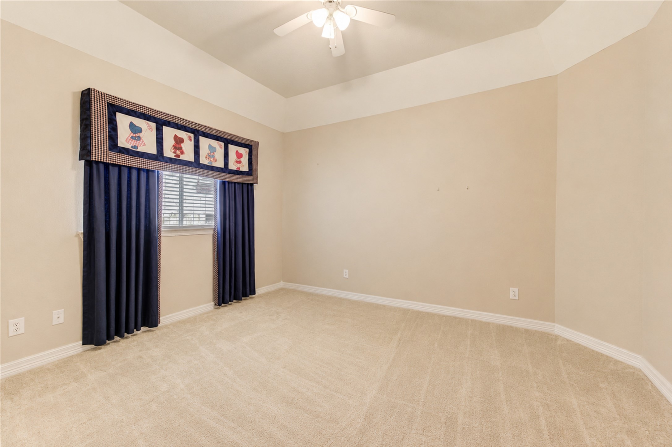 9706 Rollinson Park Drive Property Photo 10