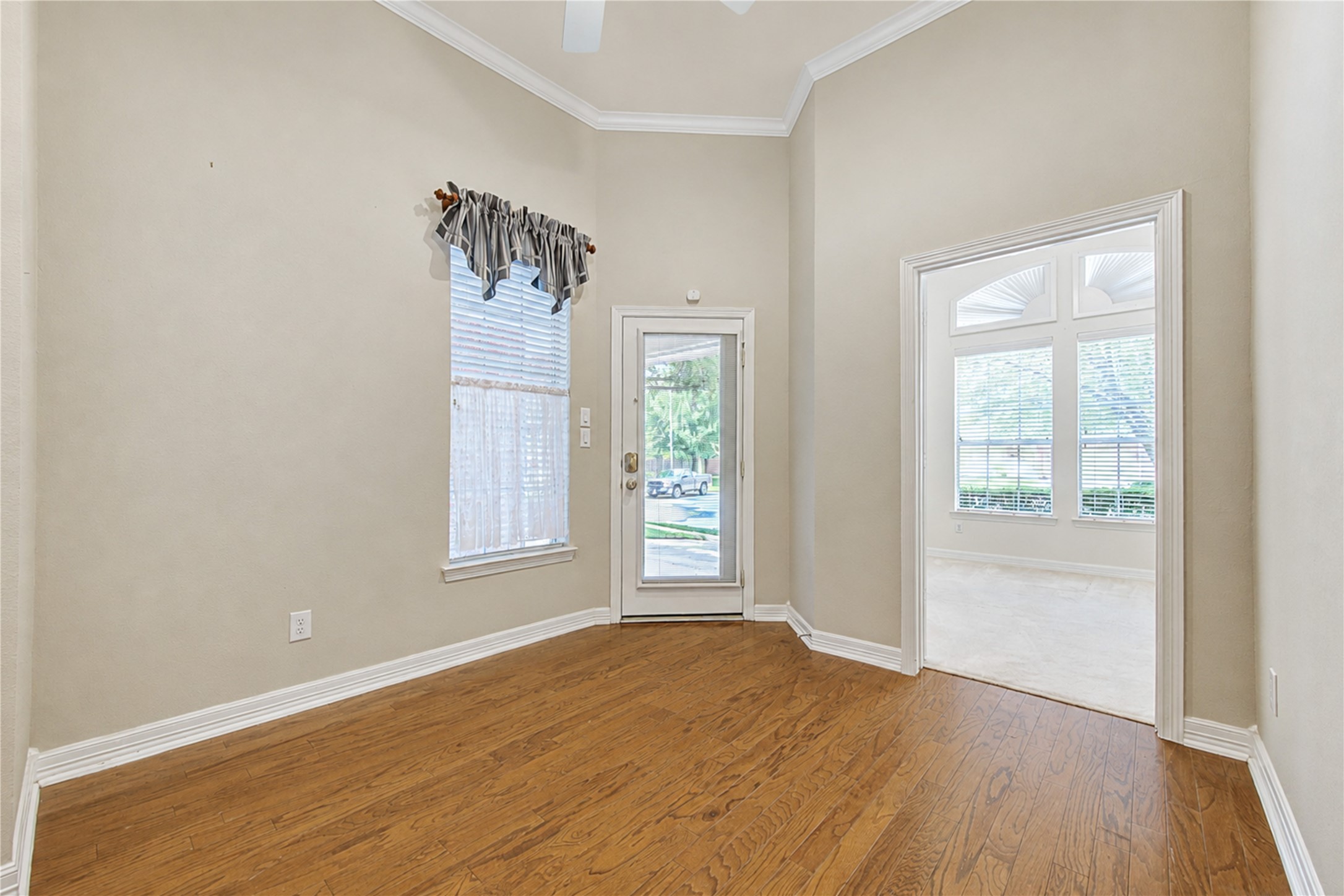 9706 Rollinson Park Drive Property Photo 16