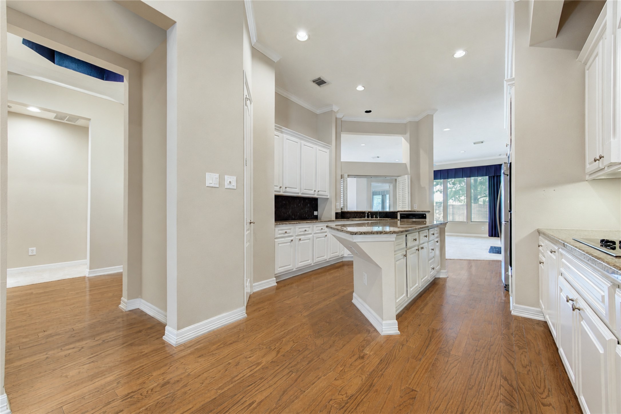 9706 Rollinson Park Drive Property Photo 17