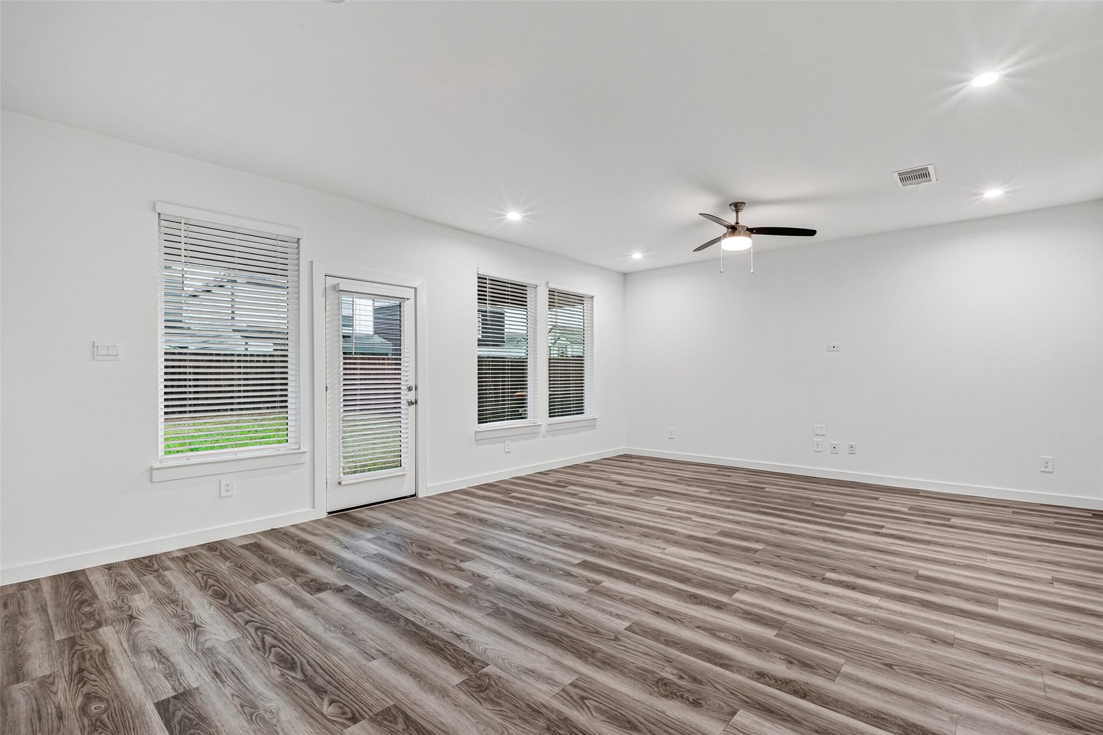 2937 Amherst Meadow Lane Property Photo 7