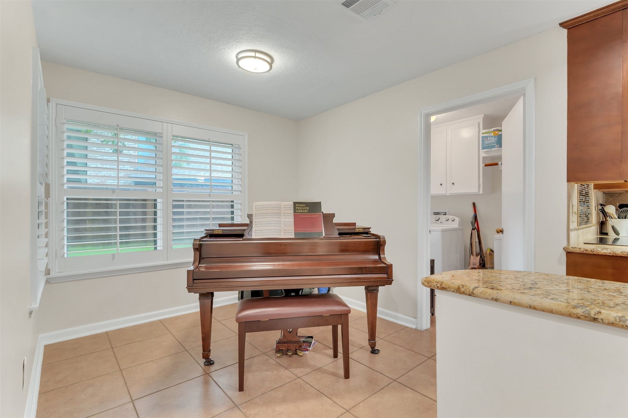 9107 Mauna Loa Lane Property Photo 9
