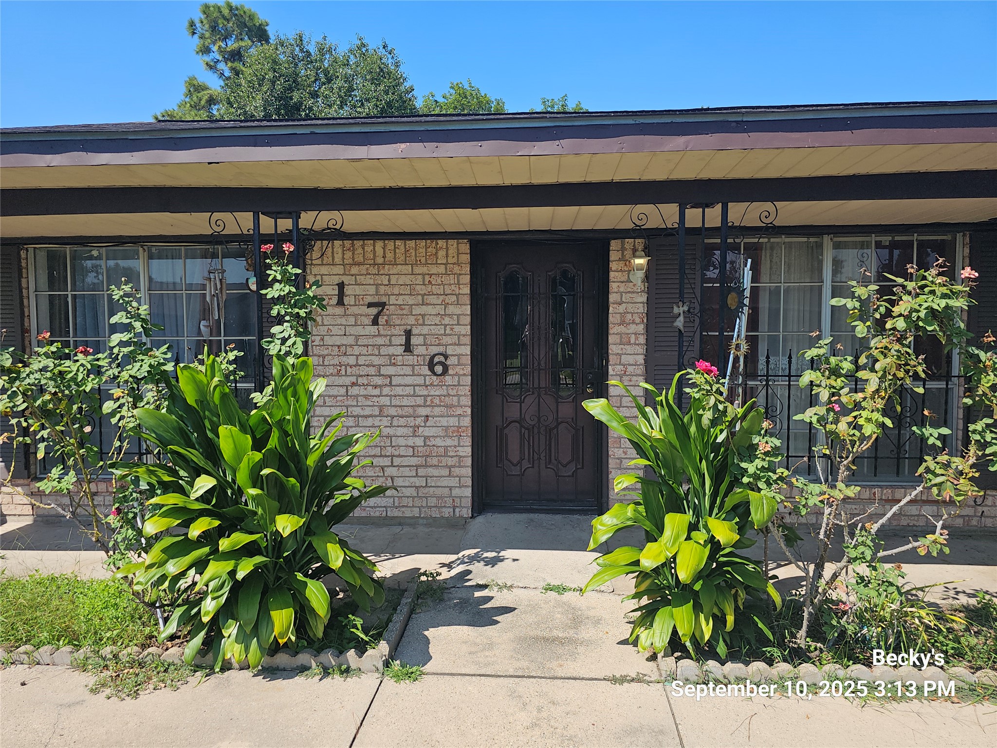 1716 Maiden Lane Property Photo 1