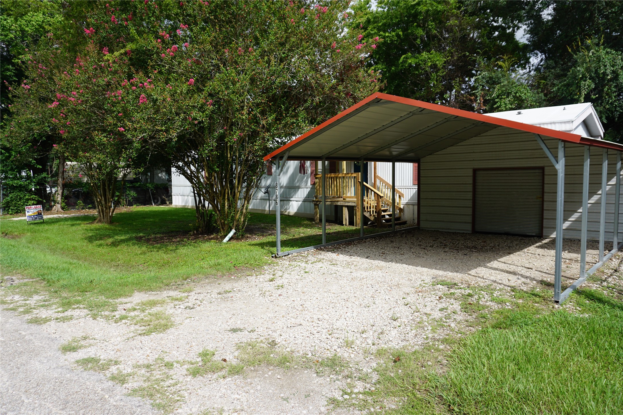 8786 Scarlet Oak Property Photo 2