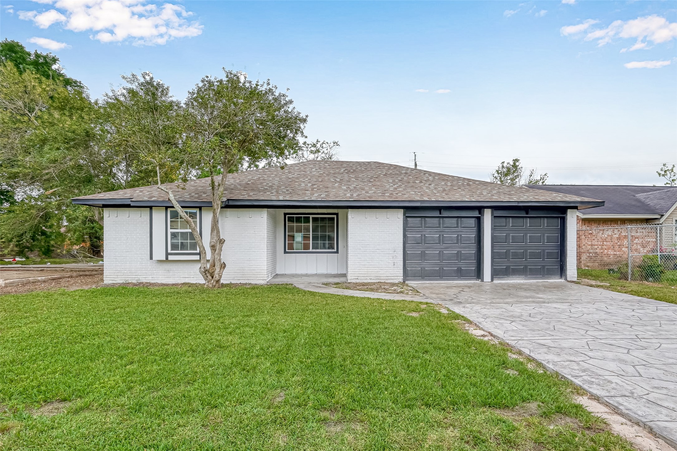 17114 Folsom Drive Property Photo 1