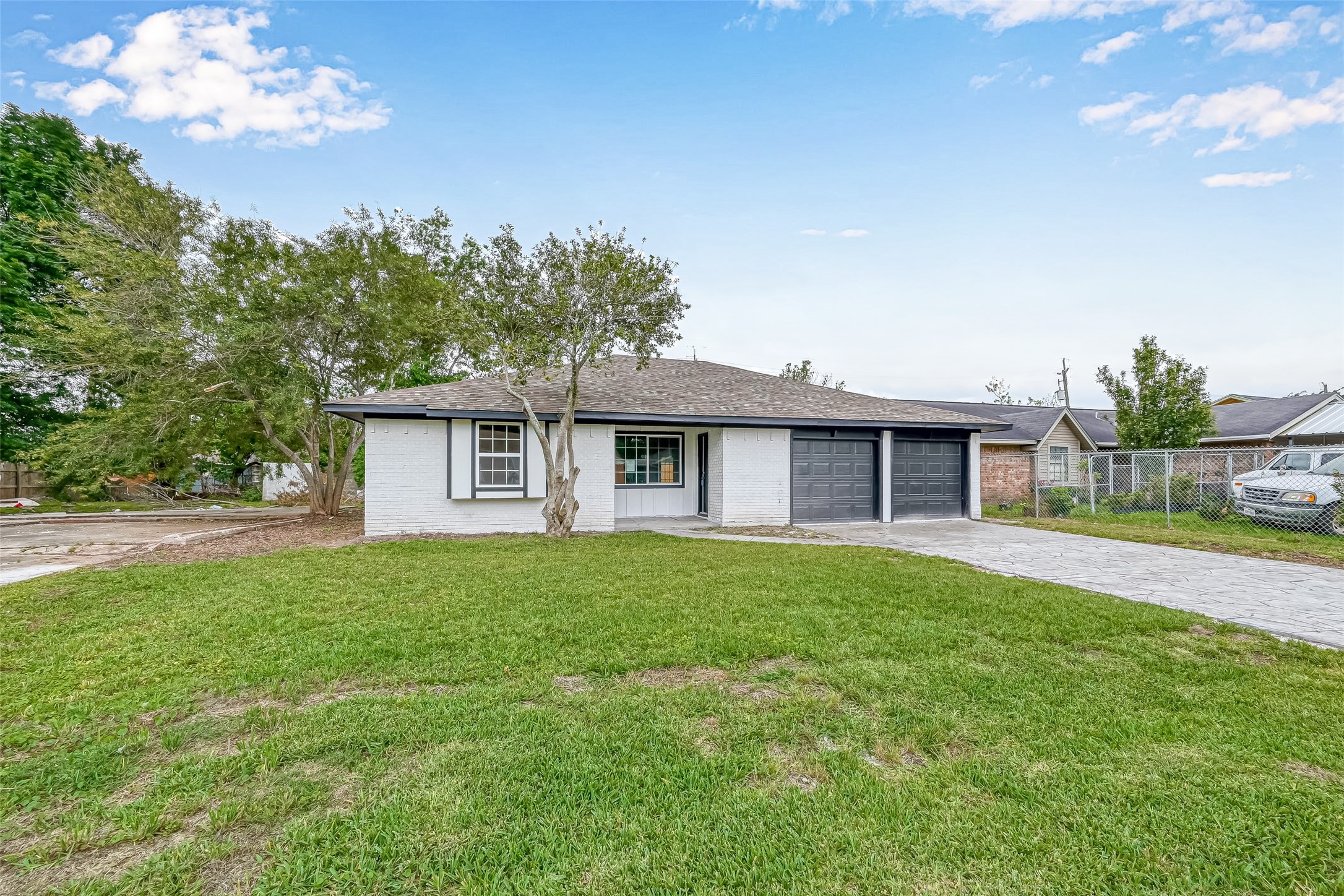 17114 Folsom Drive Property Photo 3