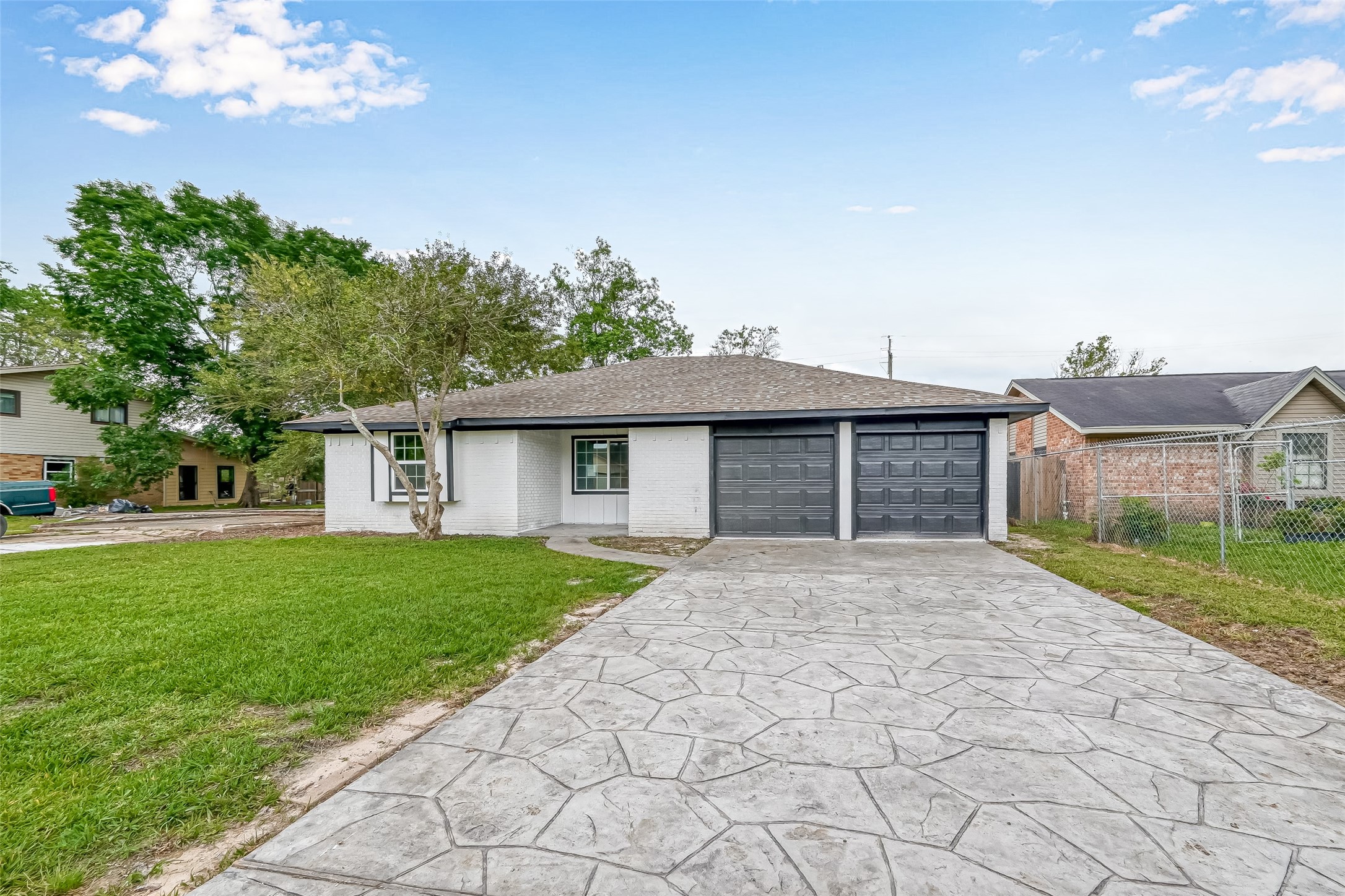 17114 Folsom Drive Property Photo 6
