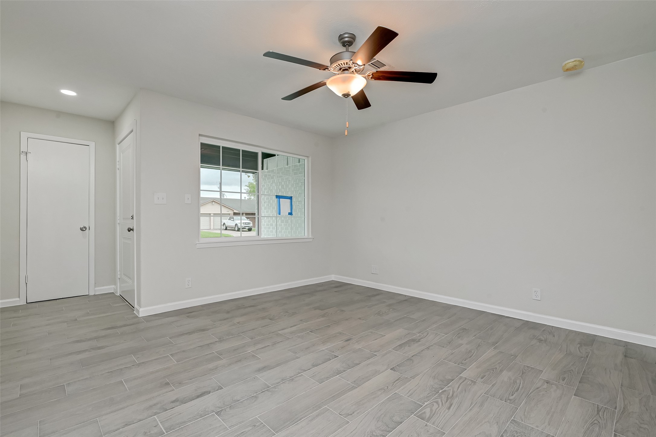 17114 Folsom Drive Property Photo 9