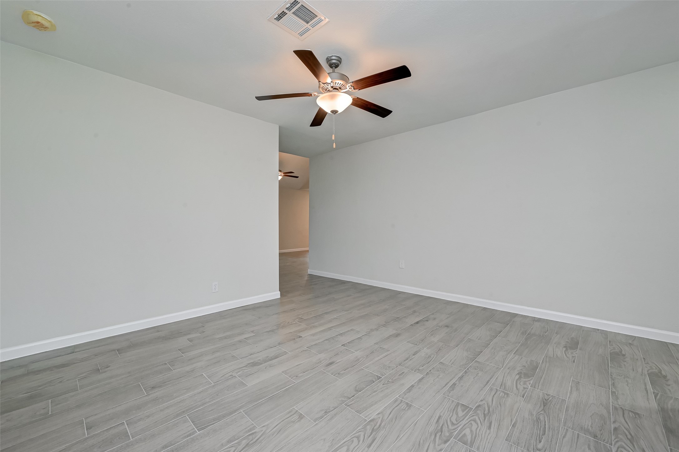 17114 Folsom Drive Property Photo 11