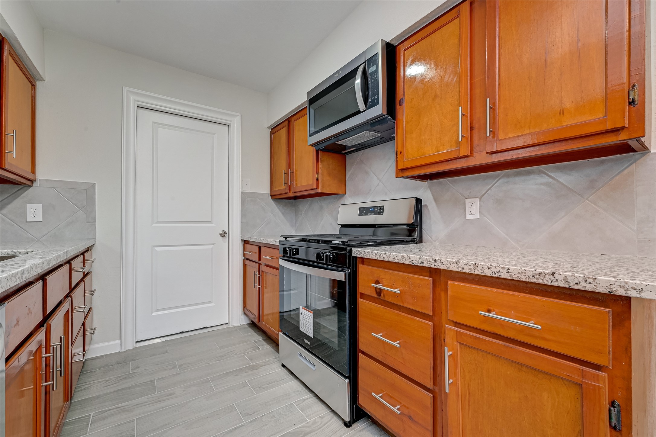 17114 Folsom Drive Property Photo 19