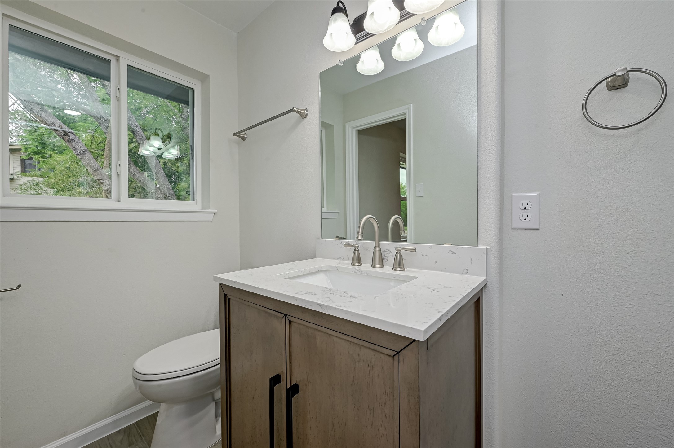 17114 Folsom Drive Property Photo 36
