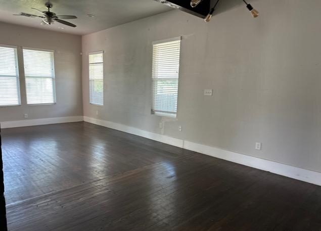 1815 W Woodlawn Avenue Property Photo 6