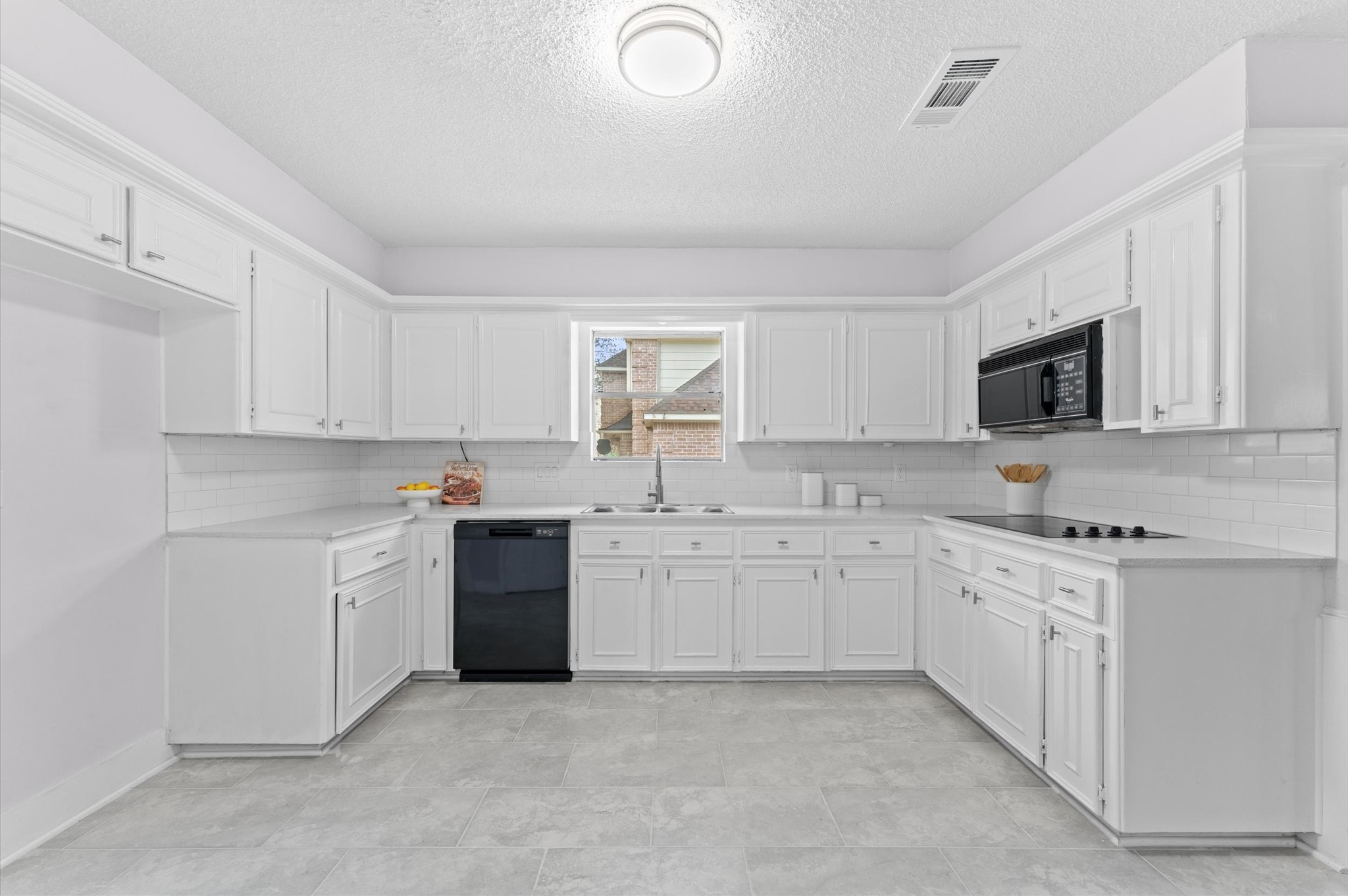 16414 York Minster Drive Property Photo 2