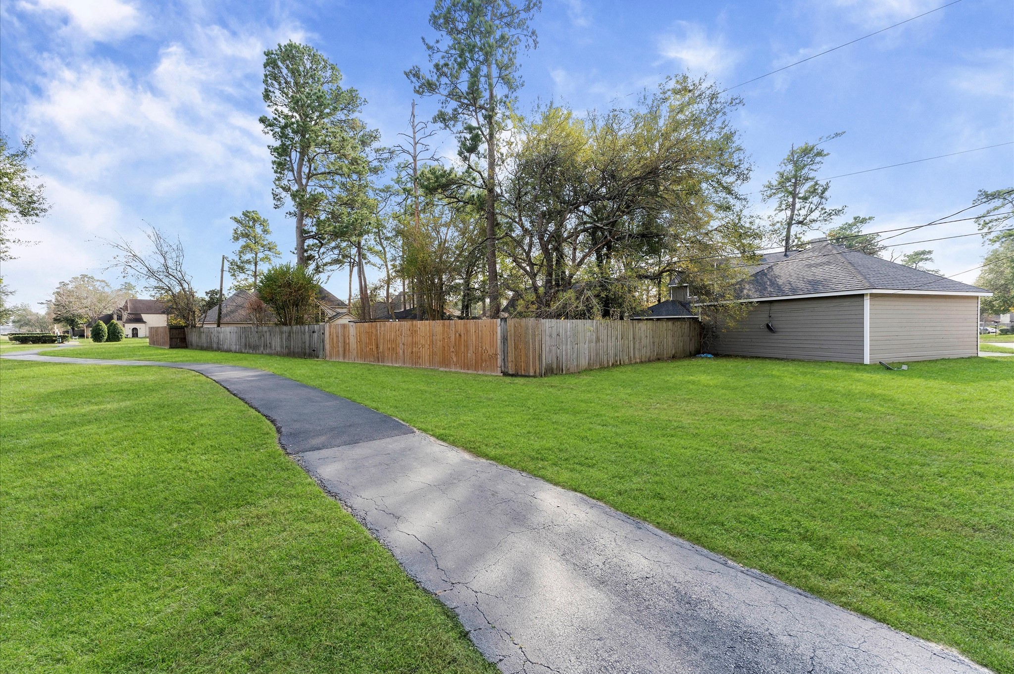16414 York Minster Drive Property Photo 34