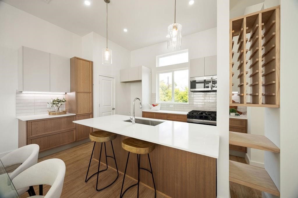 1713 Mary Street Property Photo 8