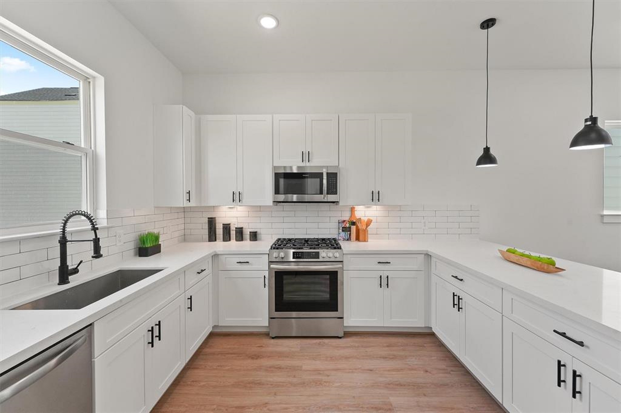 1207 Cavalcade Street C Property Photo 9