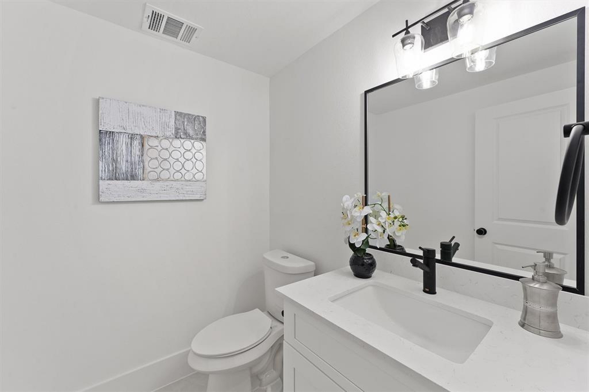 1207 Cavalcade Street C Property Photo 12
