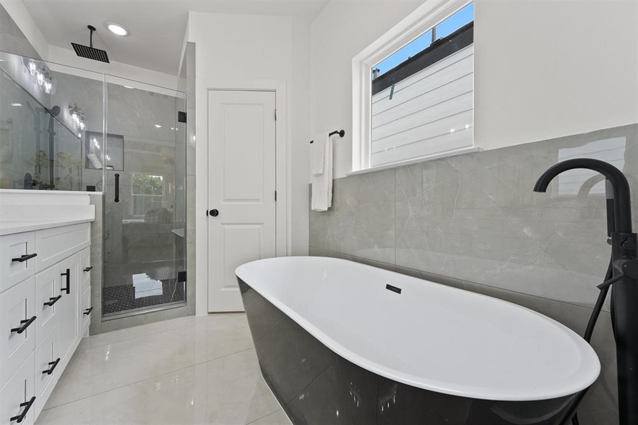 1207 Cavalcade Street C Property Photo 17