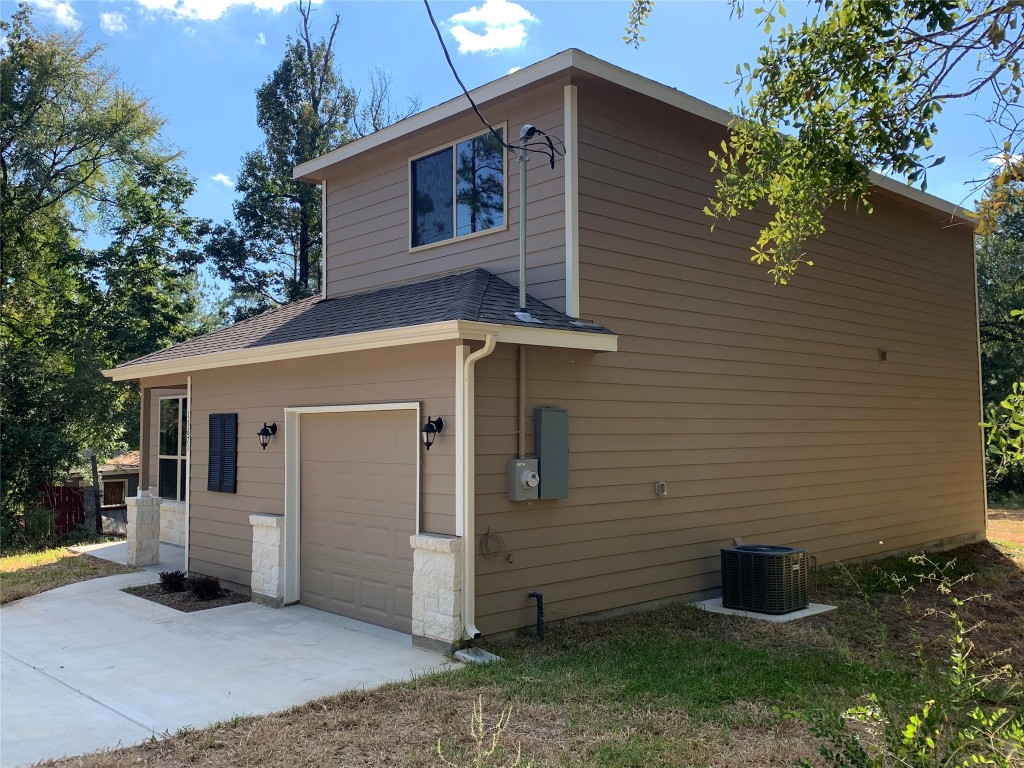 15671 Oak Drive Property Photo 4