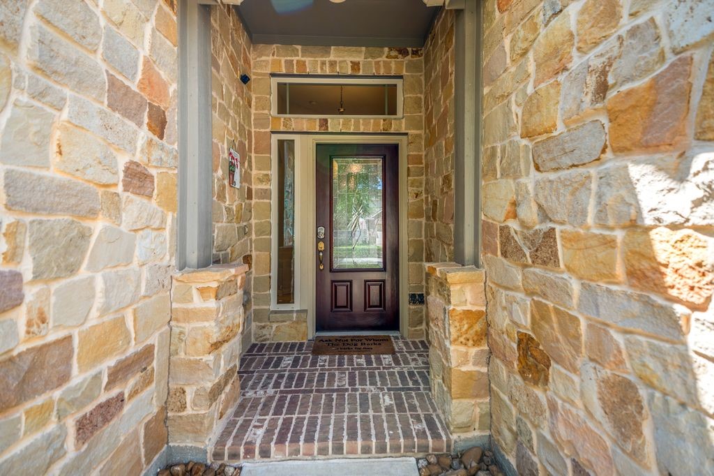7918 Shadow Dance Lane Property Photo 3
