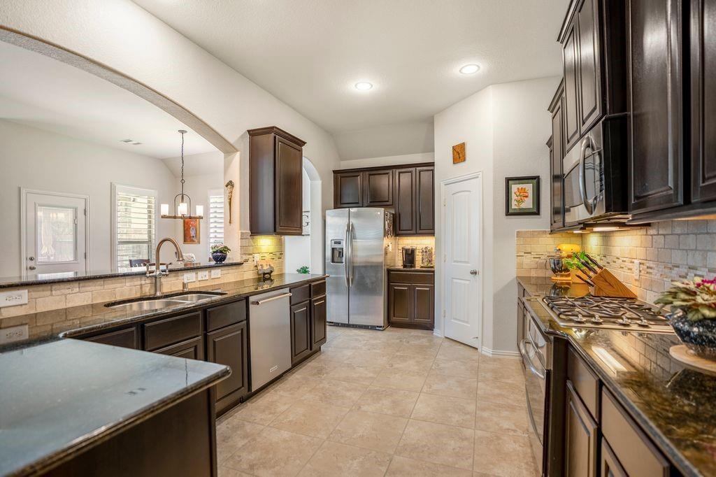 7918 Shadow Dance Lane Property Photo 15