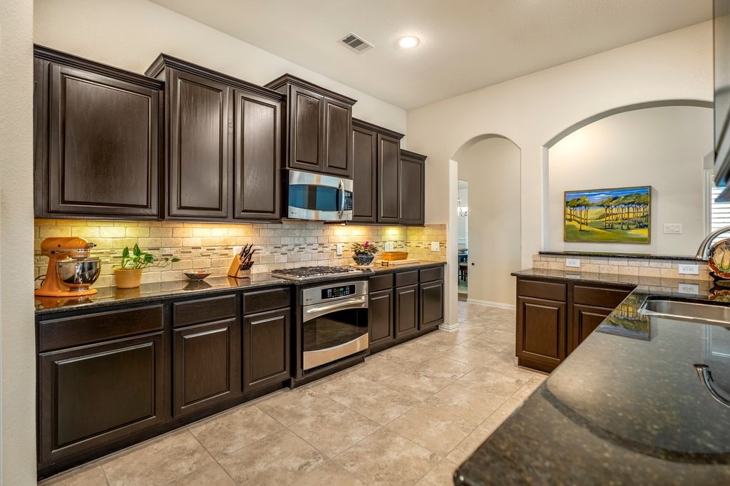 7918 Shadow Dance Lane Property Photo 16