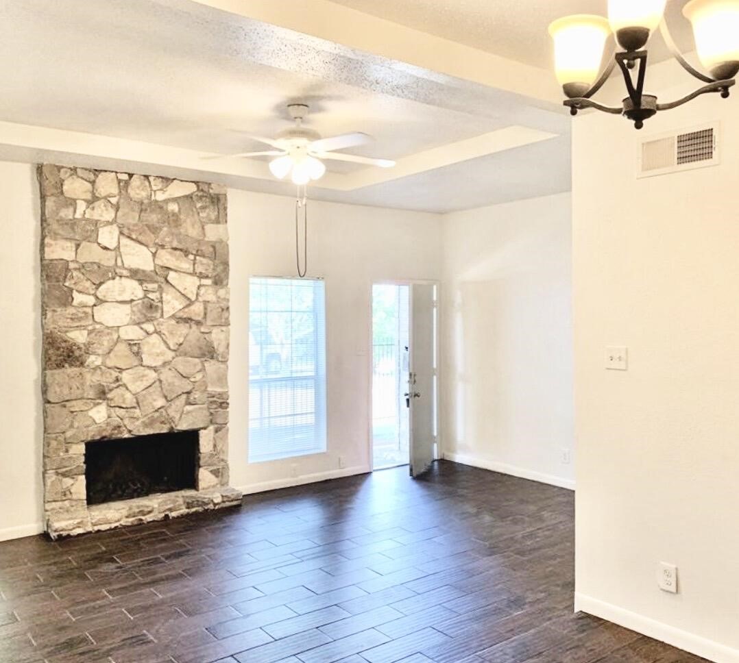 11203 Shannon Hills Drive Property Photo 4
