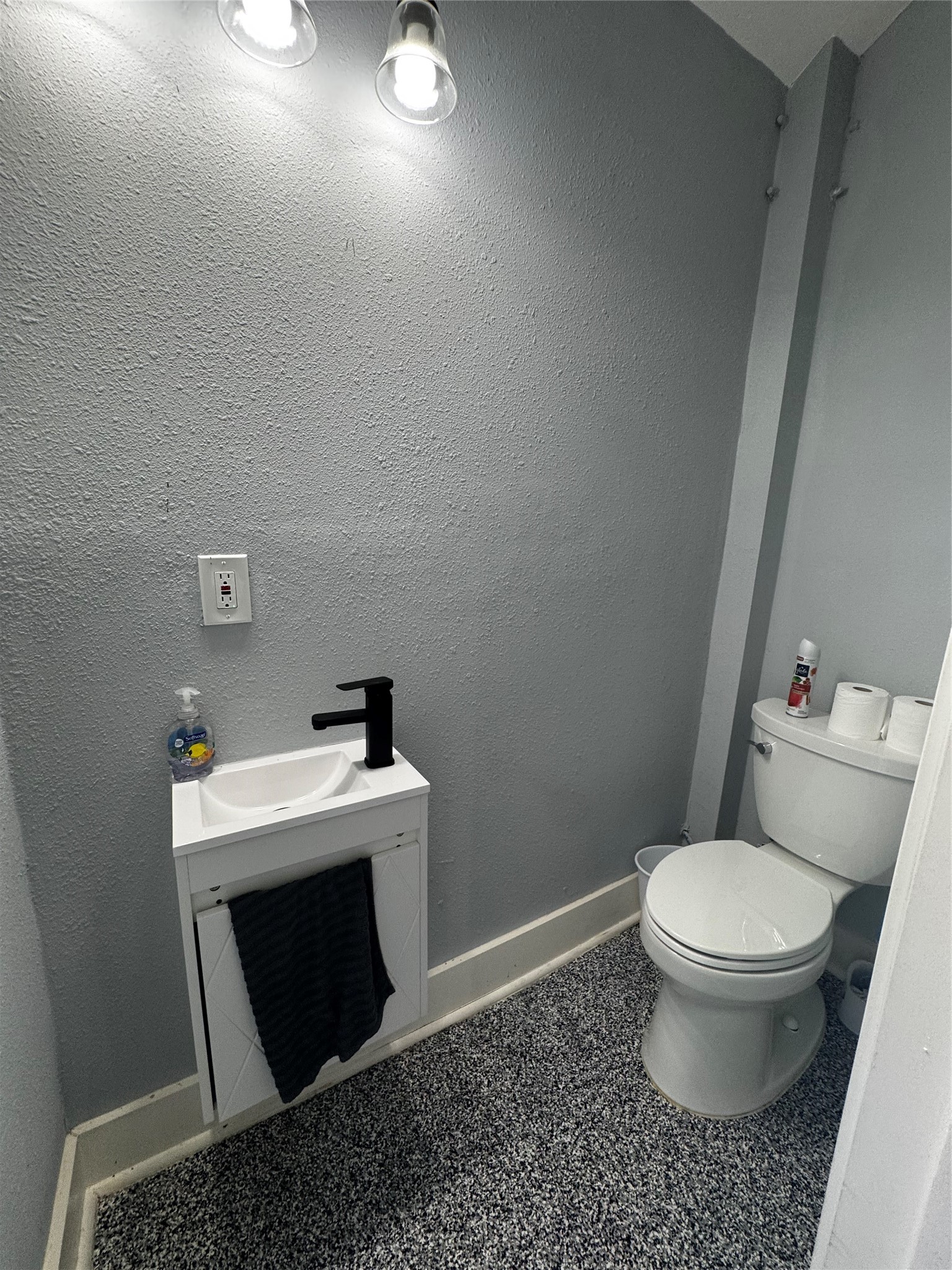 854 T C Jester Boulevard Property Photo 28