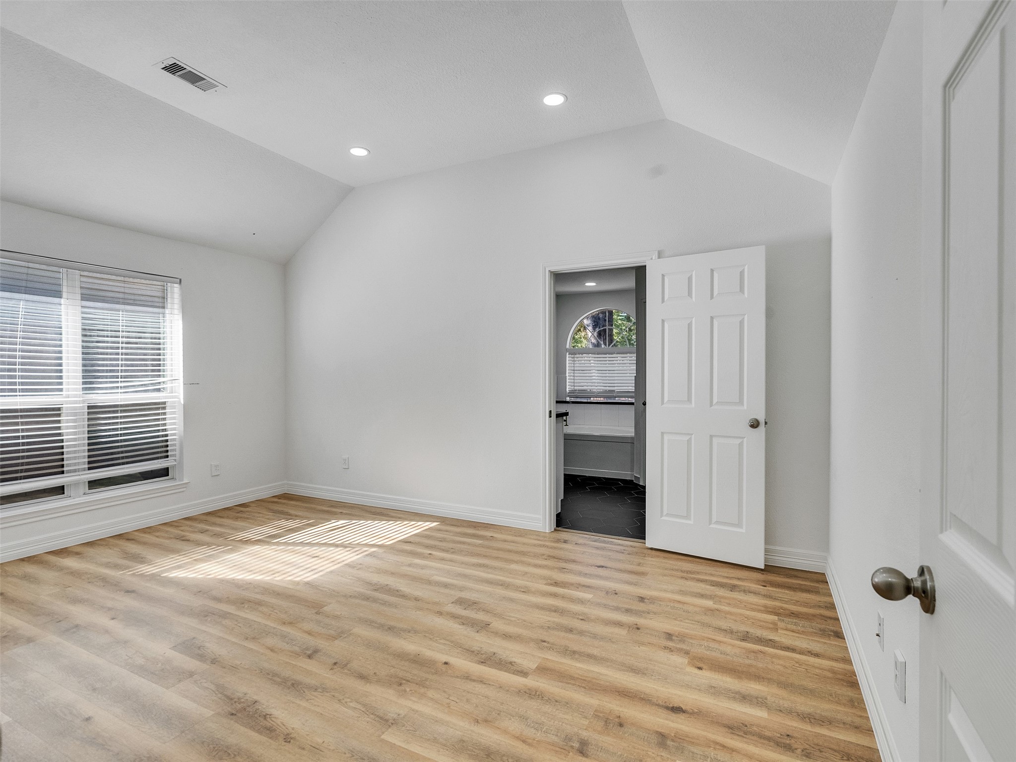 206 Doncaster Street Property Photo 27