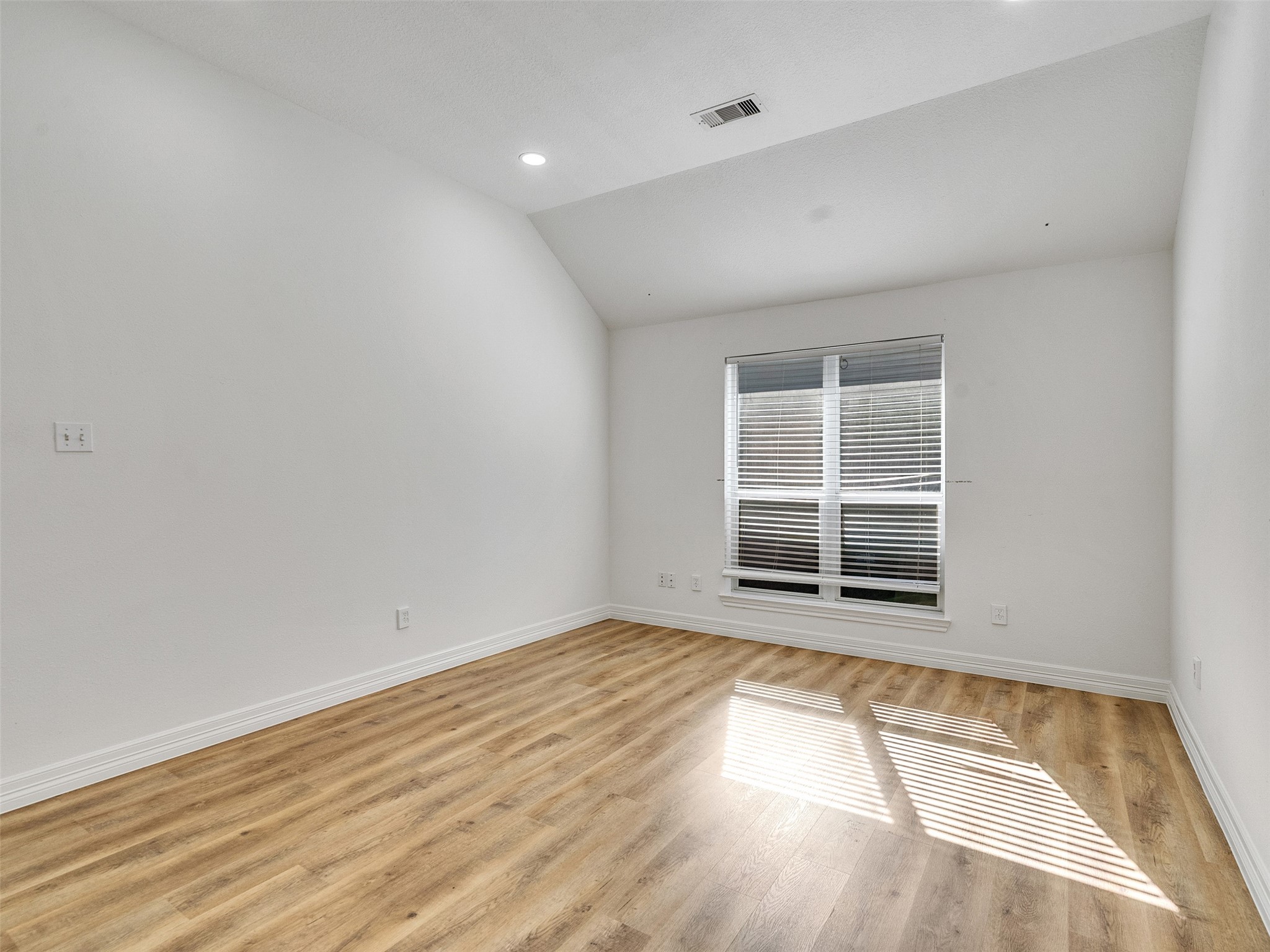 206 Doncaster Street Property Photo 28