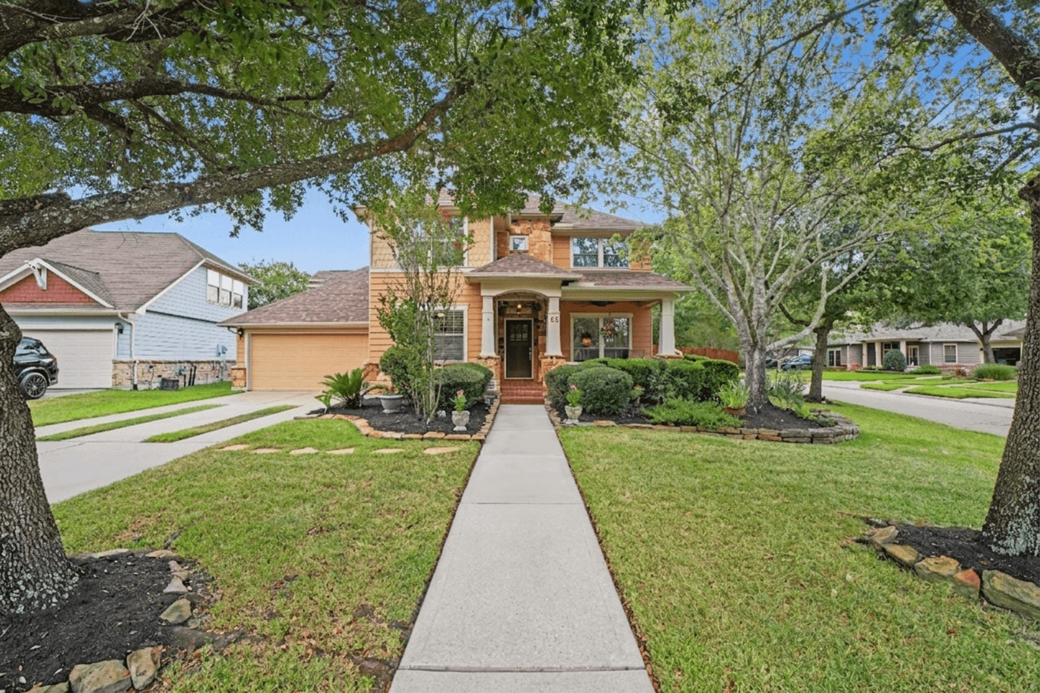 62 W Tapestry Park Circle Property Photo 1
