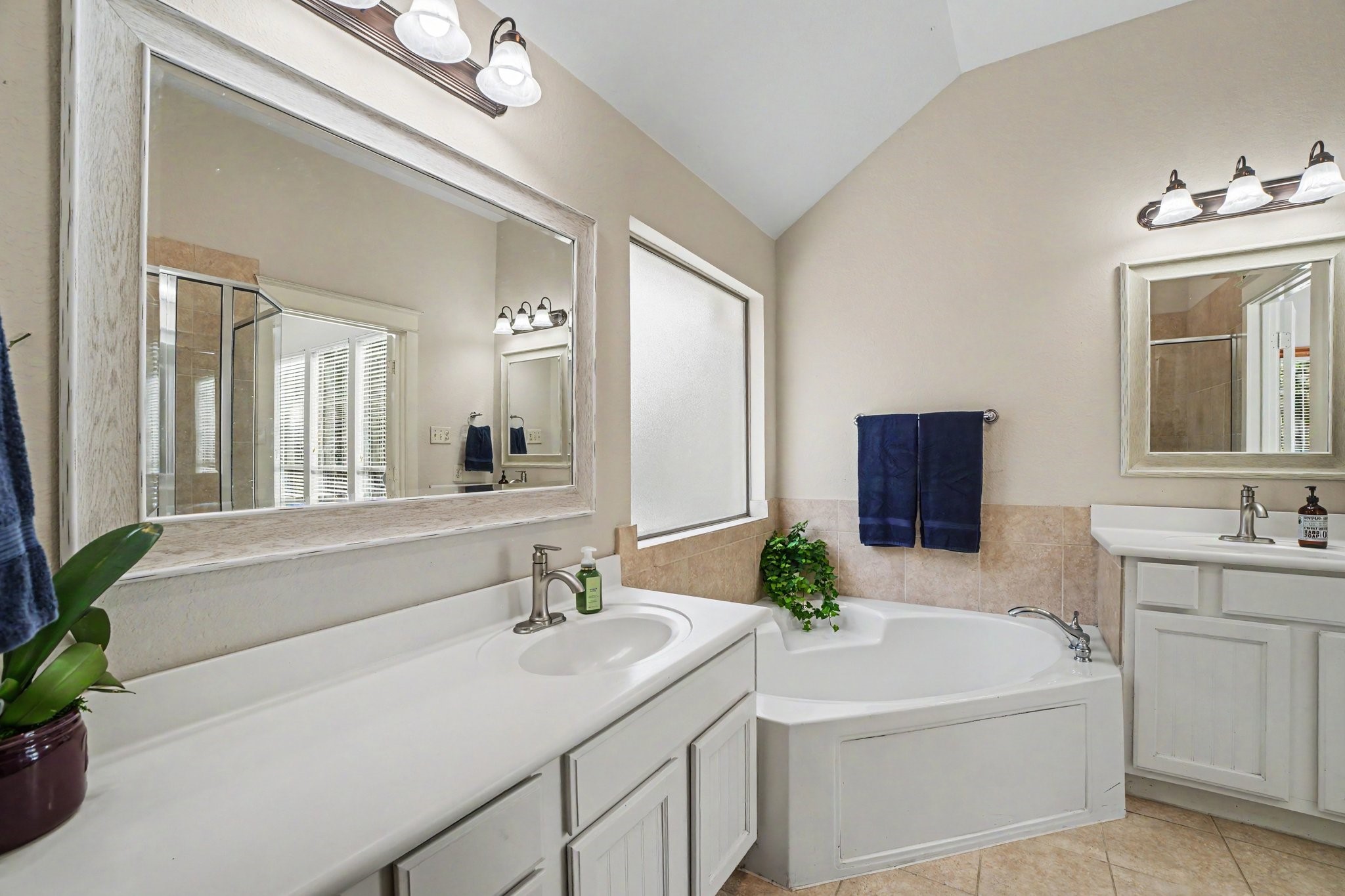 62 W Tapestry Park Circle Property Photo 20