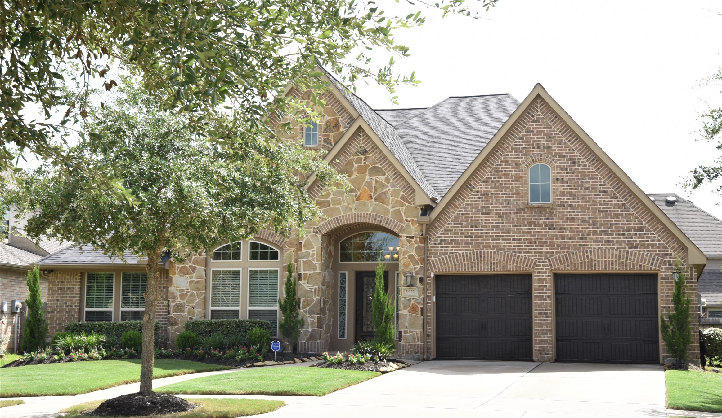 5922 Solara Ledge Lane Property Photo 1