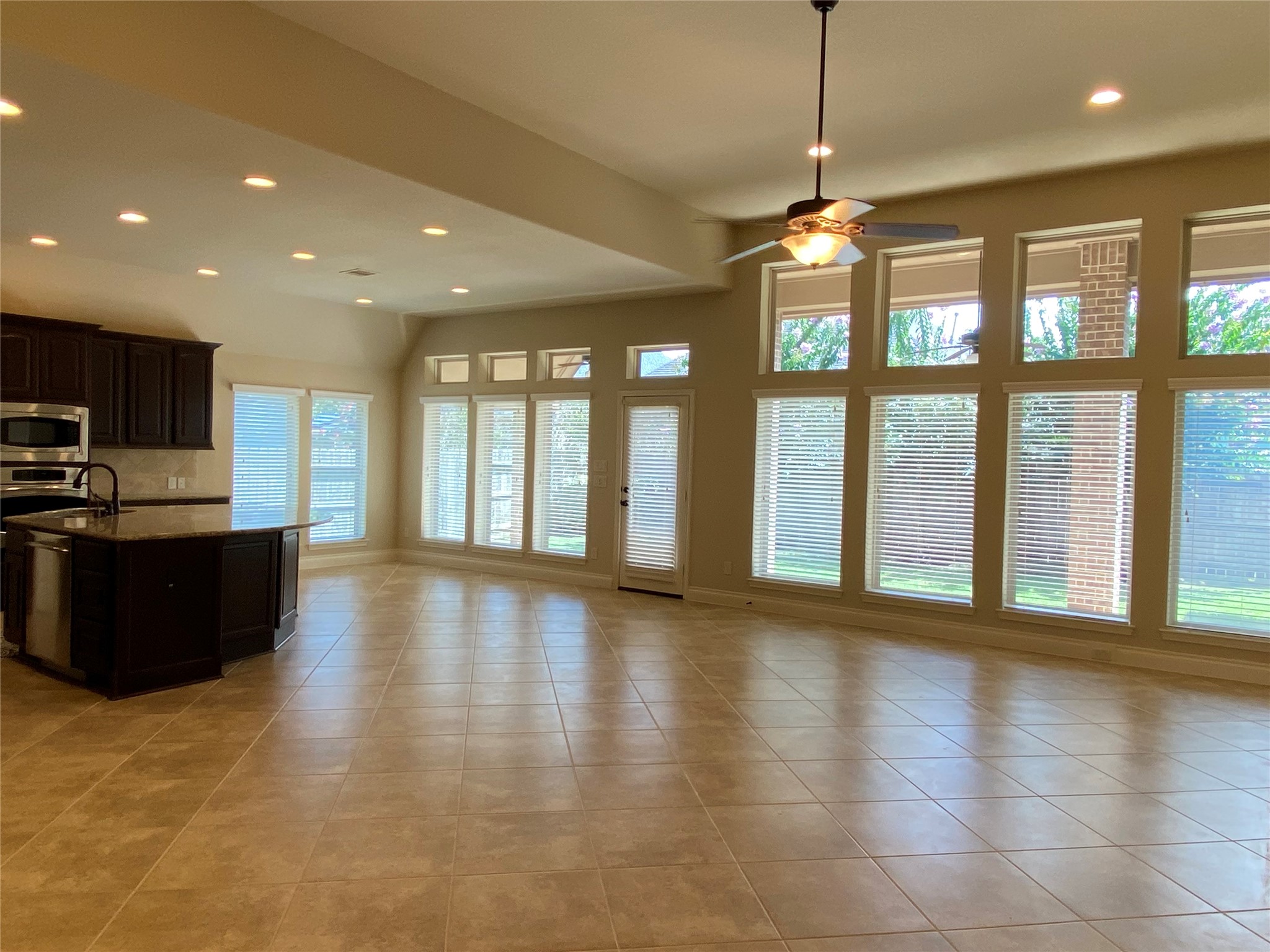 5922 Solara Ledge Lane Property Photo 6