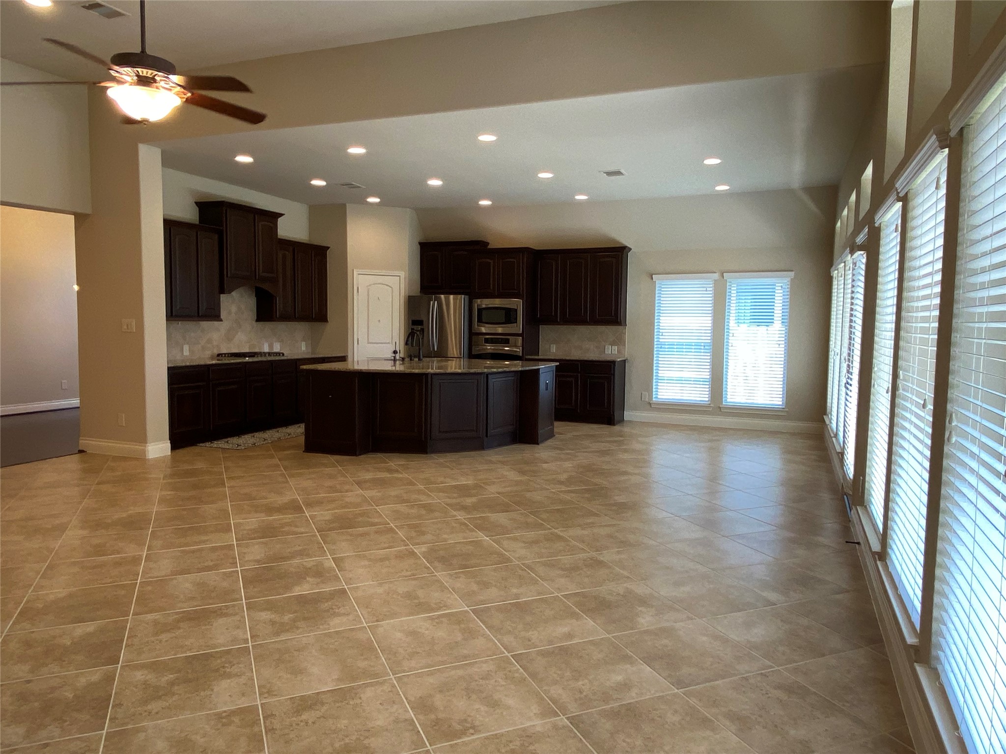 5922 Solara Ledge Lane Property Photo 7