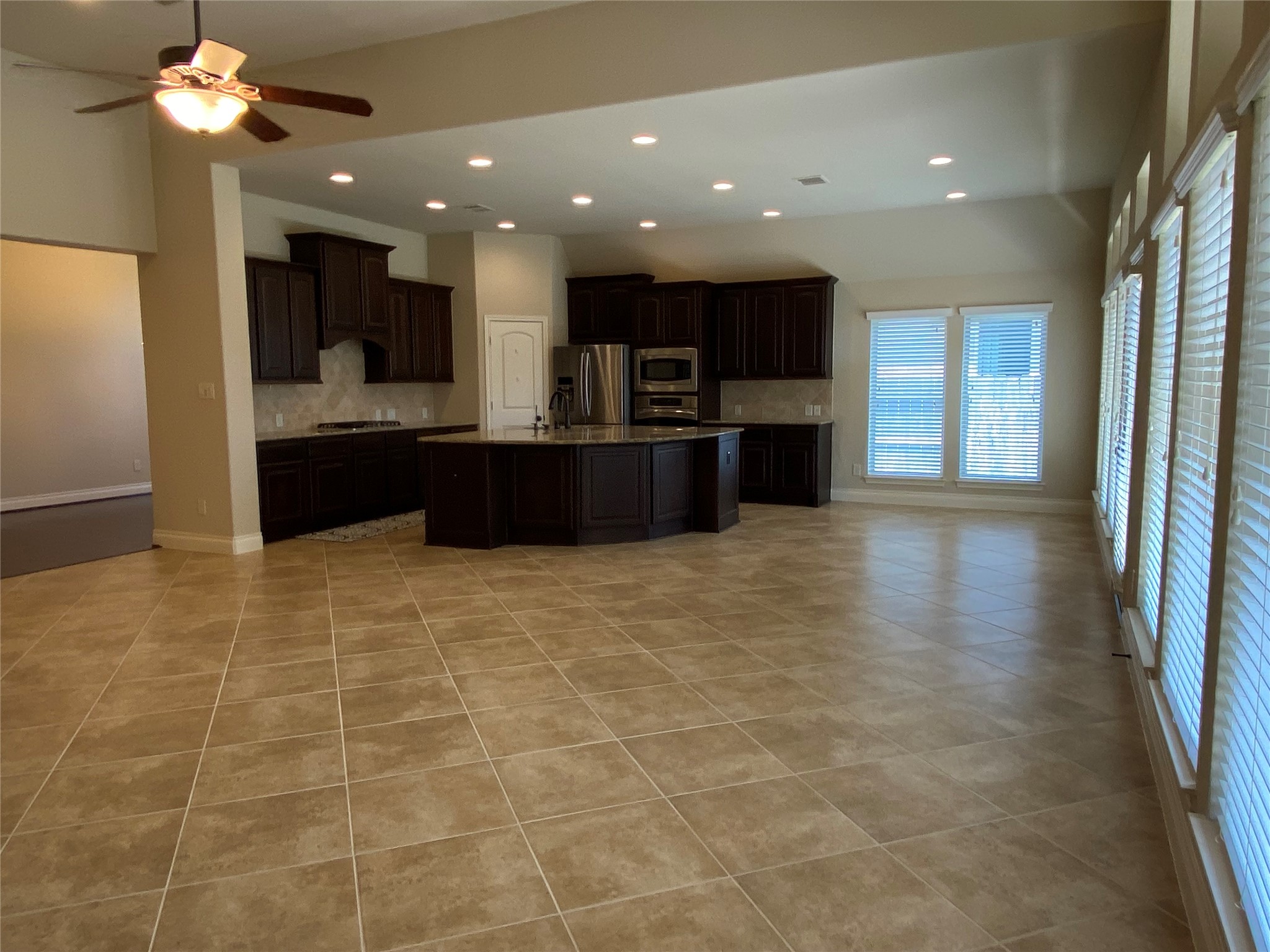 5922 Solara Ledge Lane Property Photo 8