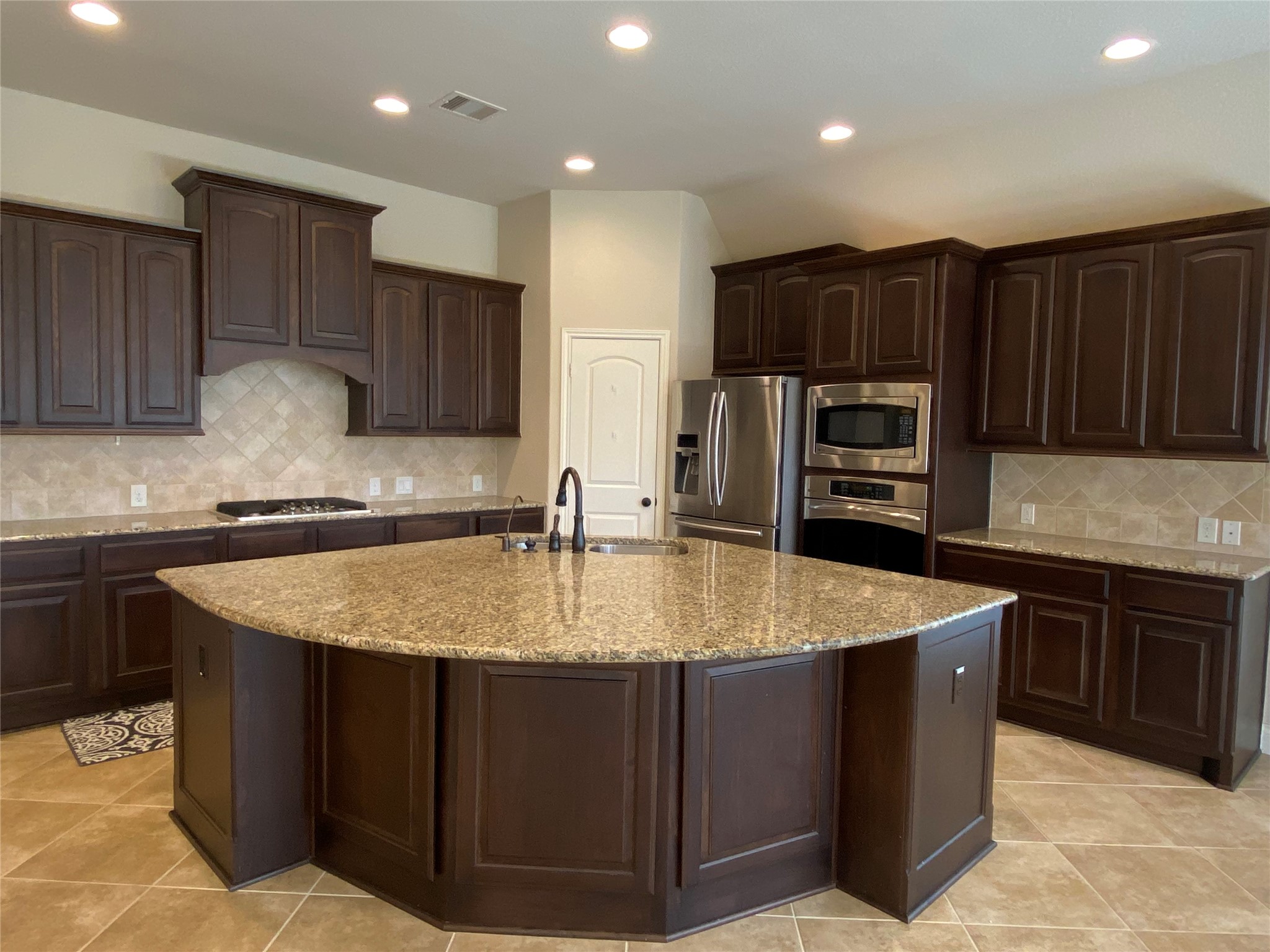 5922 Solara Ledge Lane Property Photo 10