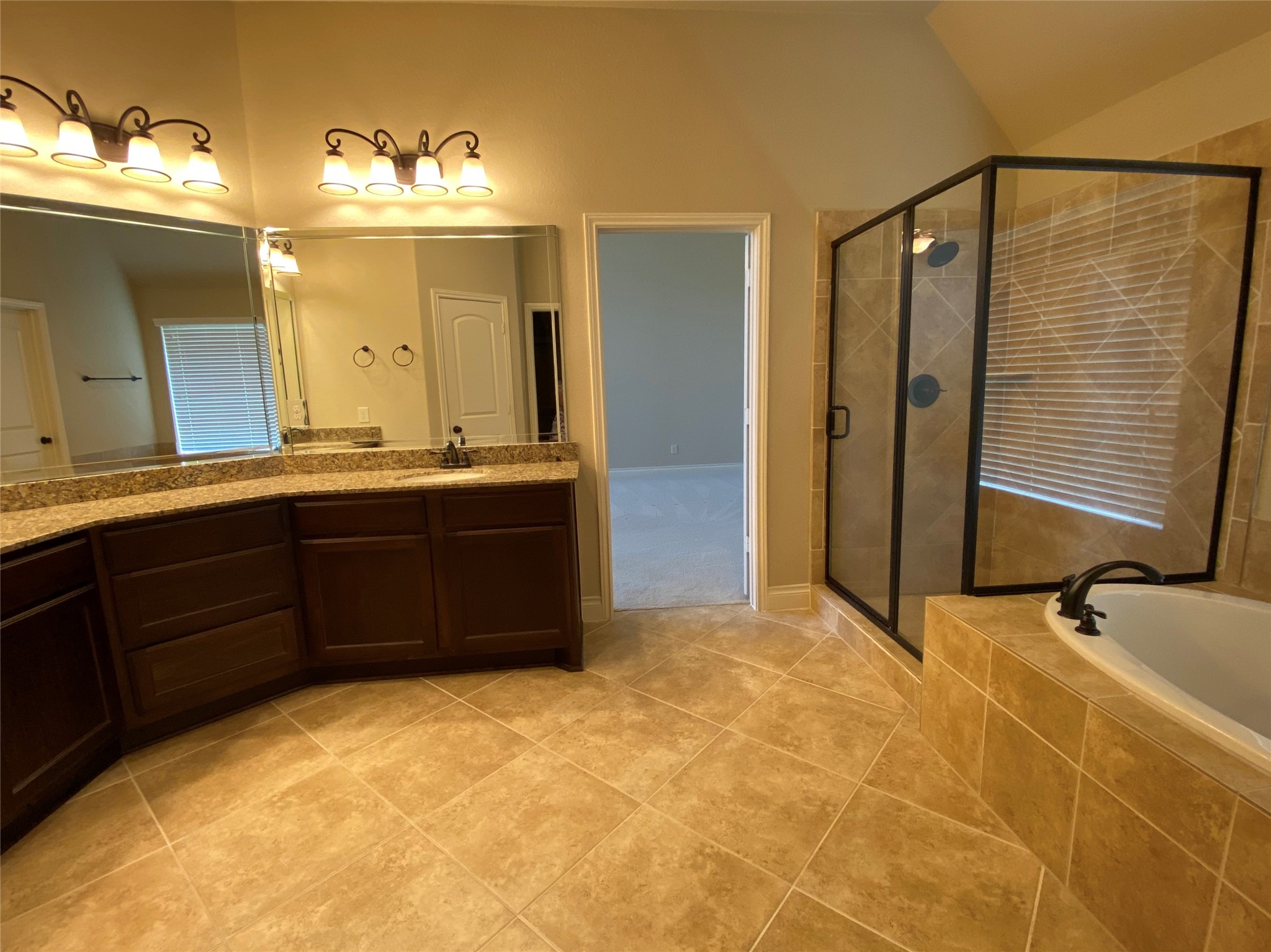 5922 Solara Ledge Lane Property Photo 14