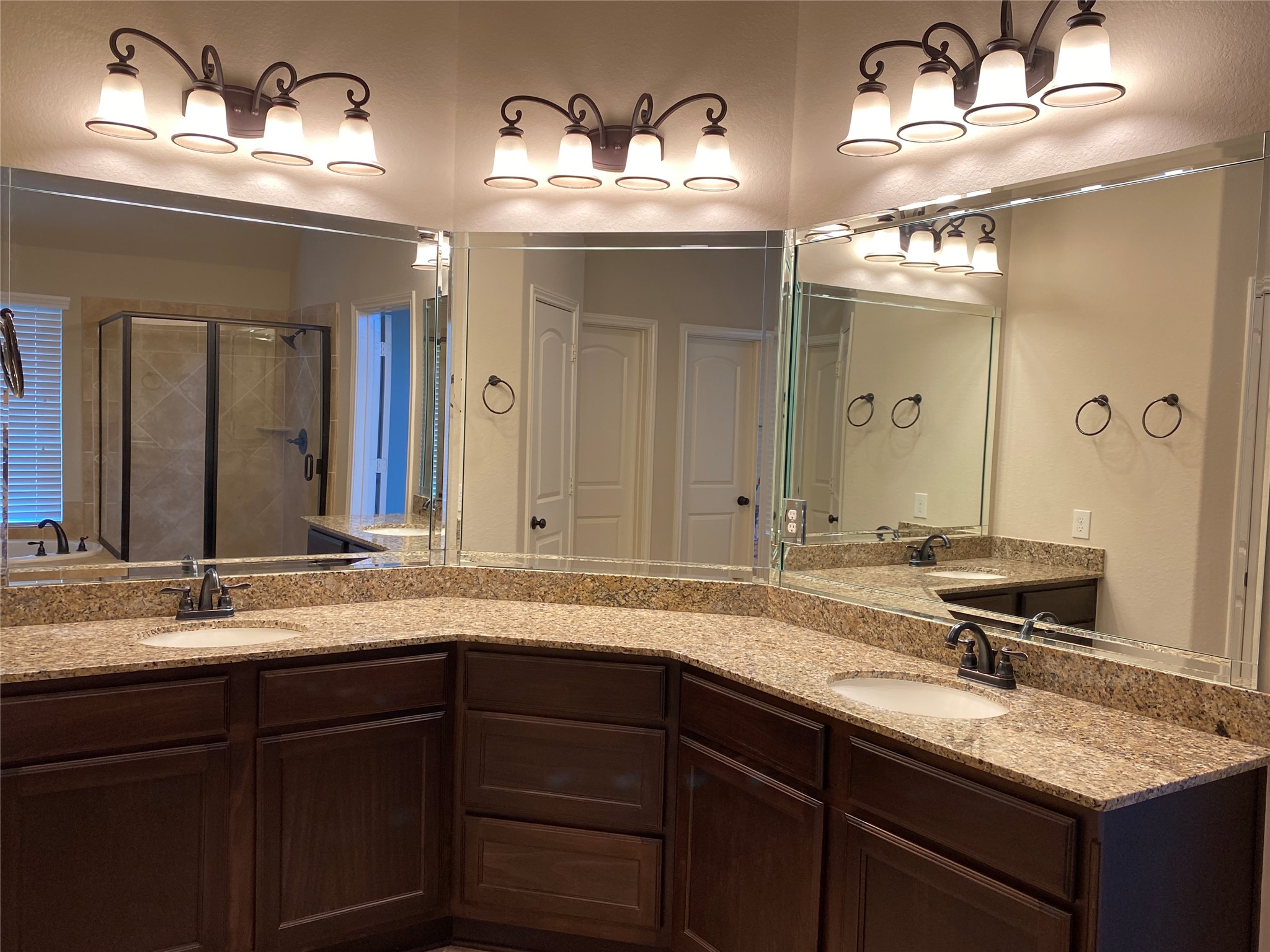 5922 Solara Ledge Lane Property Photo 15