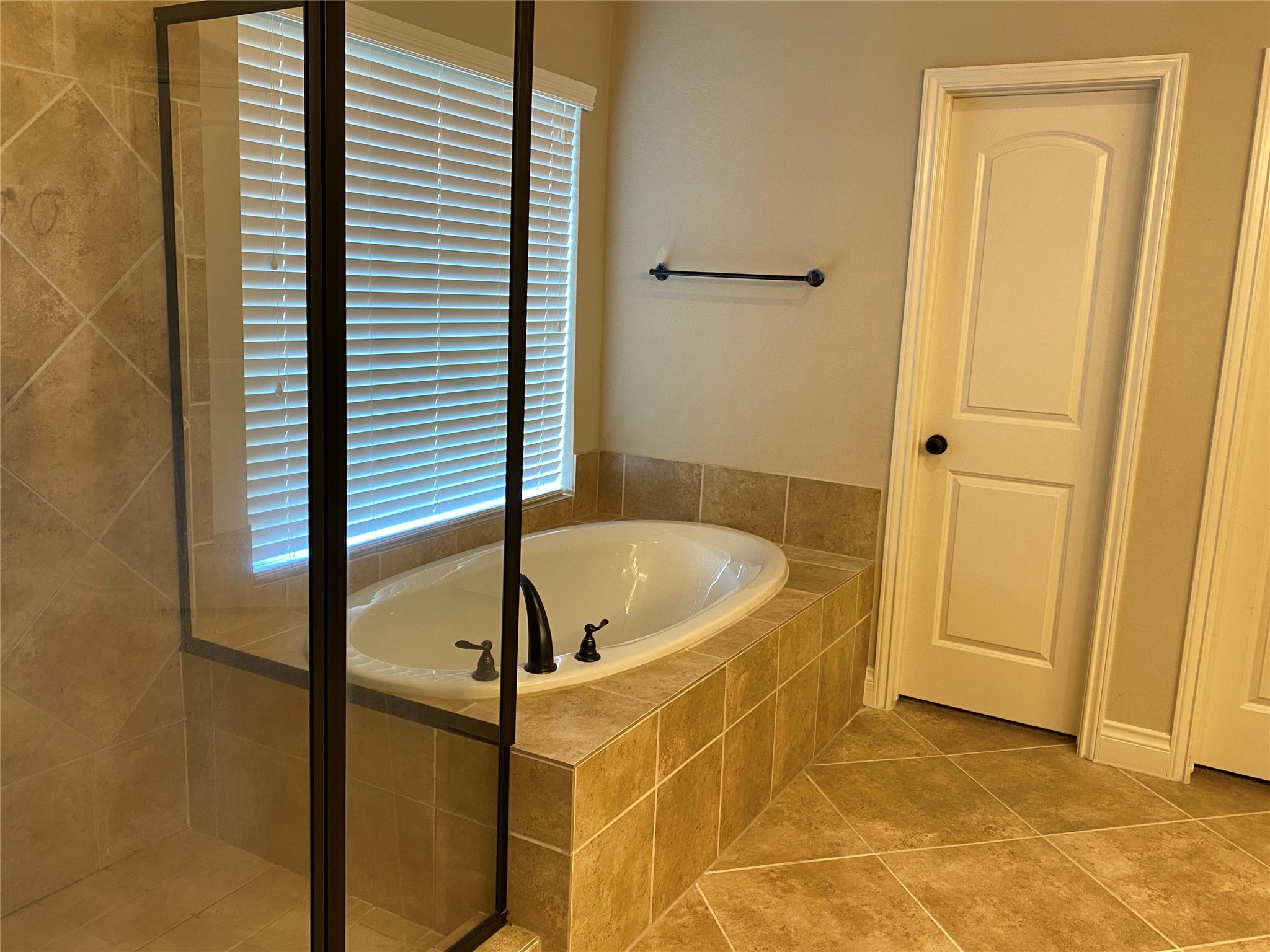 5922 Solara Ledge Lane Property Photo 16