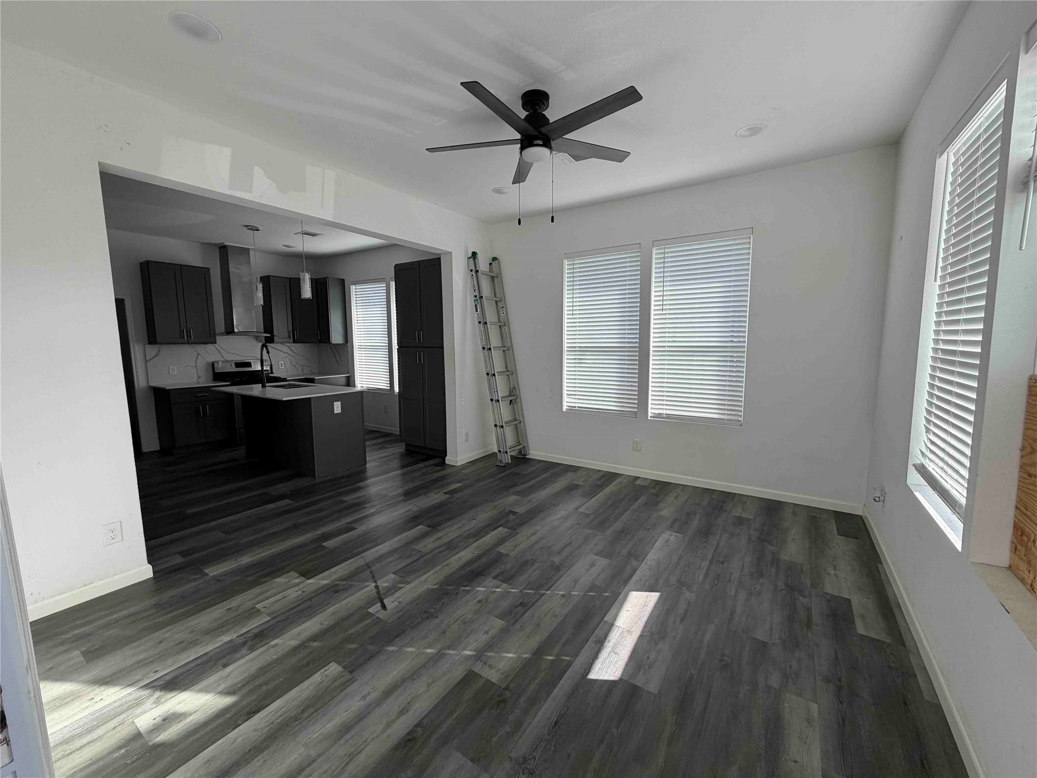 2404 Burkett Street Property Photo 6