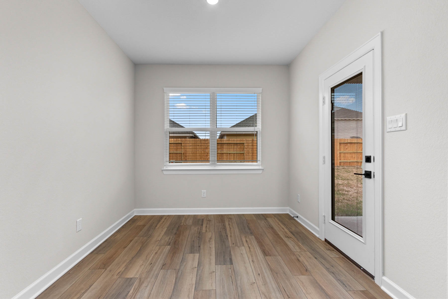 1127 Campside Drive Property Photo 8